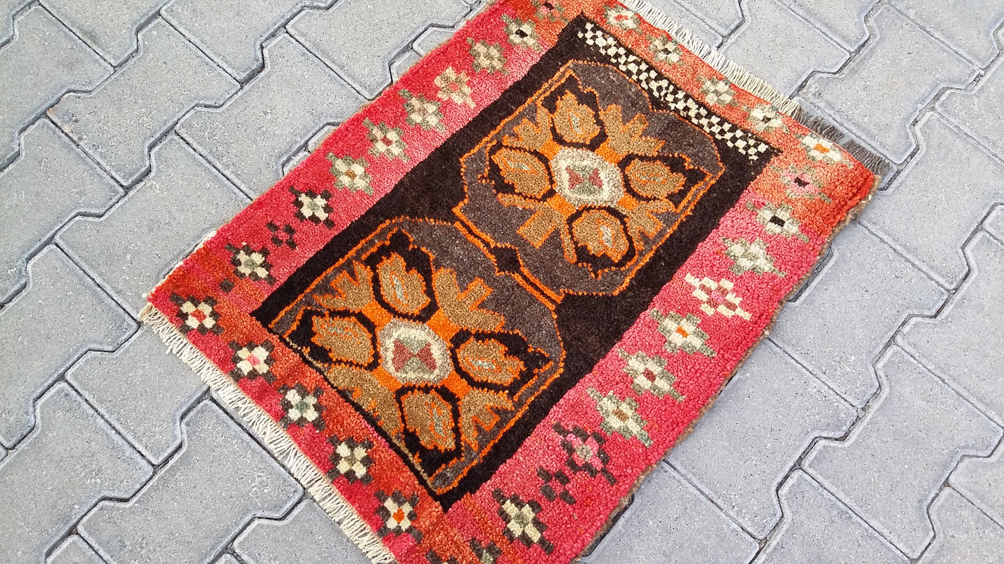 Alfombra pequeña tribal de Nomads
