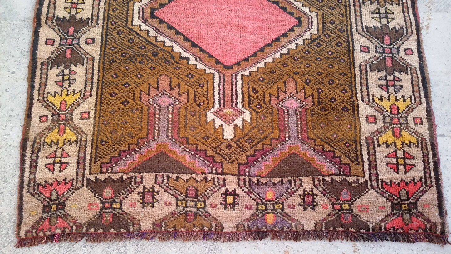 Alfombra de pasillo tribal de Anatolia Oriental Kars Kagizman