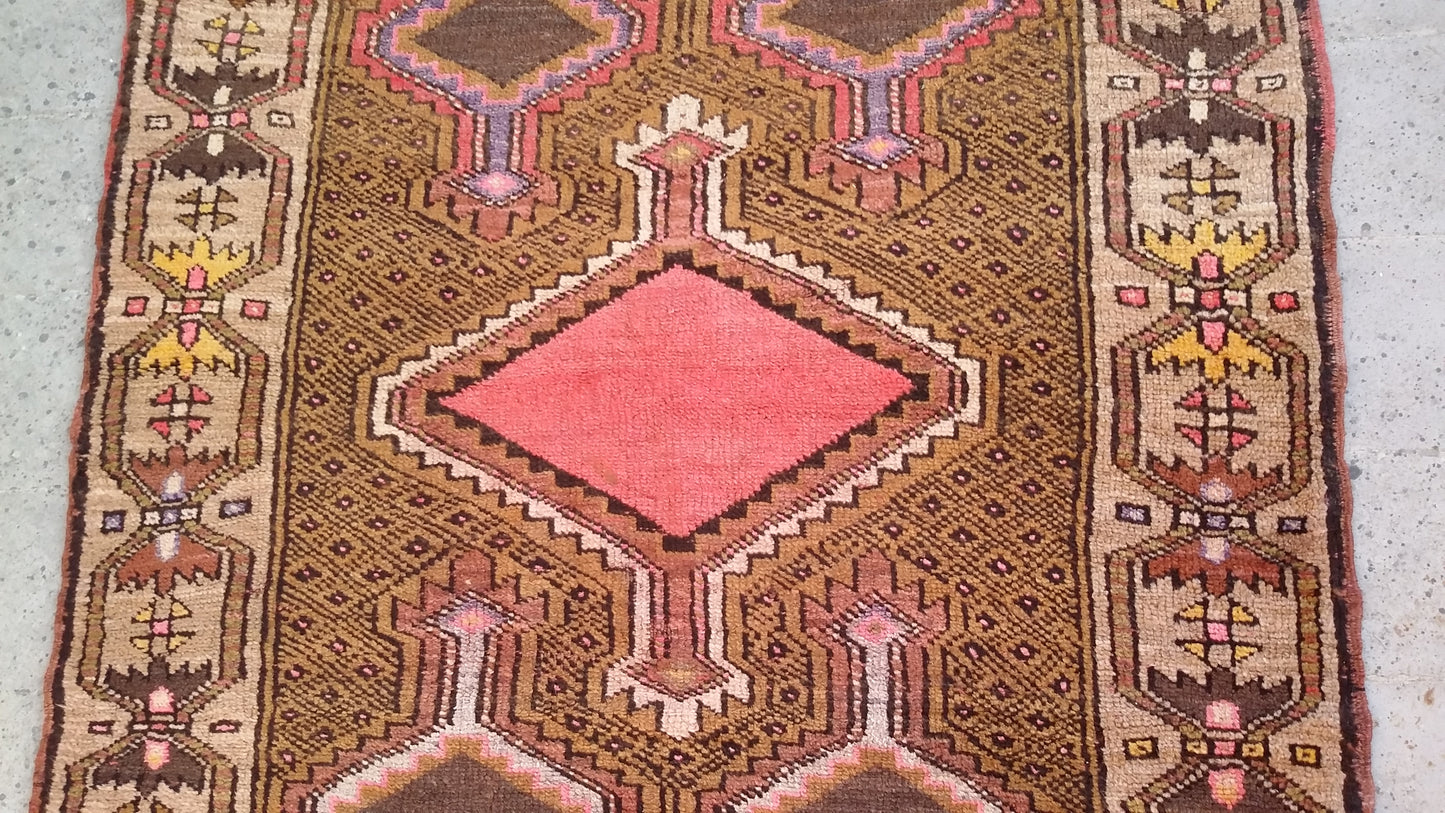 Alfombra de pasillo tribal de Anatolia Oriental Kars Kagizman