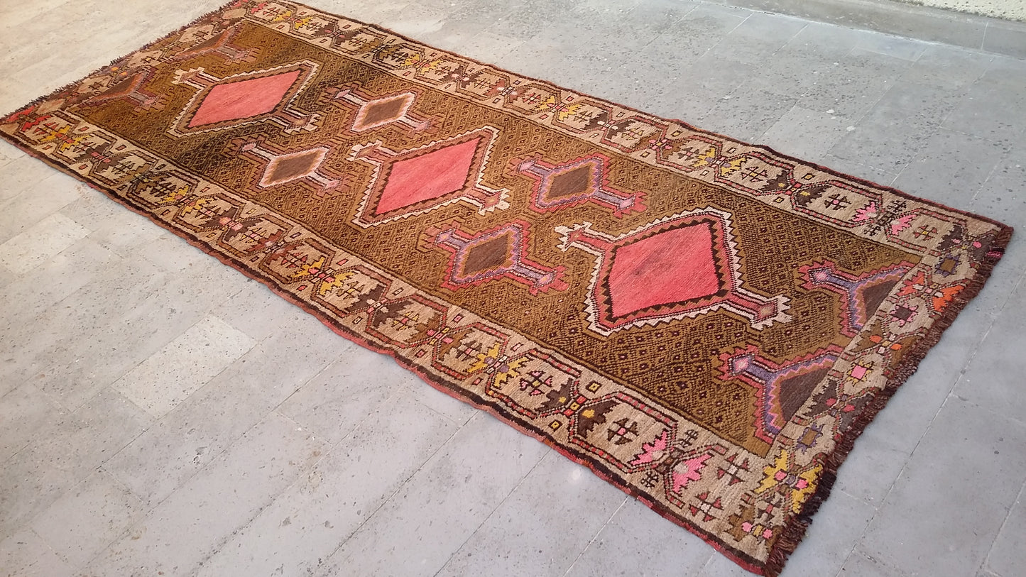 Alfombra de pasillo tribal de Anatolia Oriental Kars Kagizman