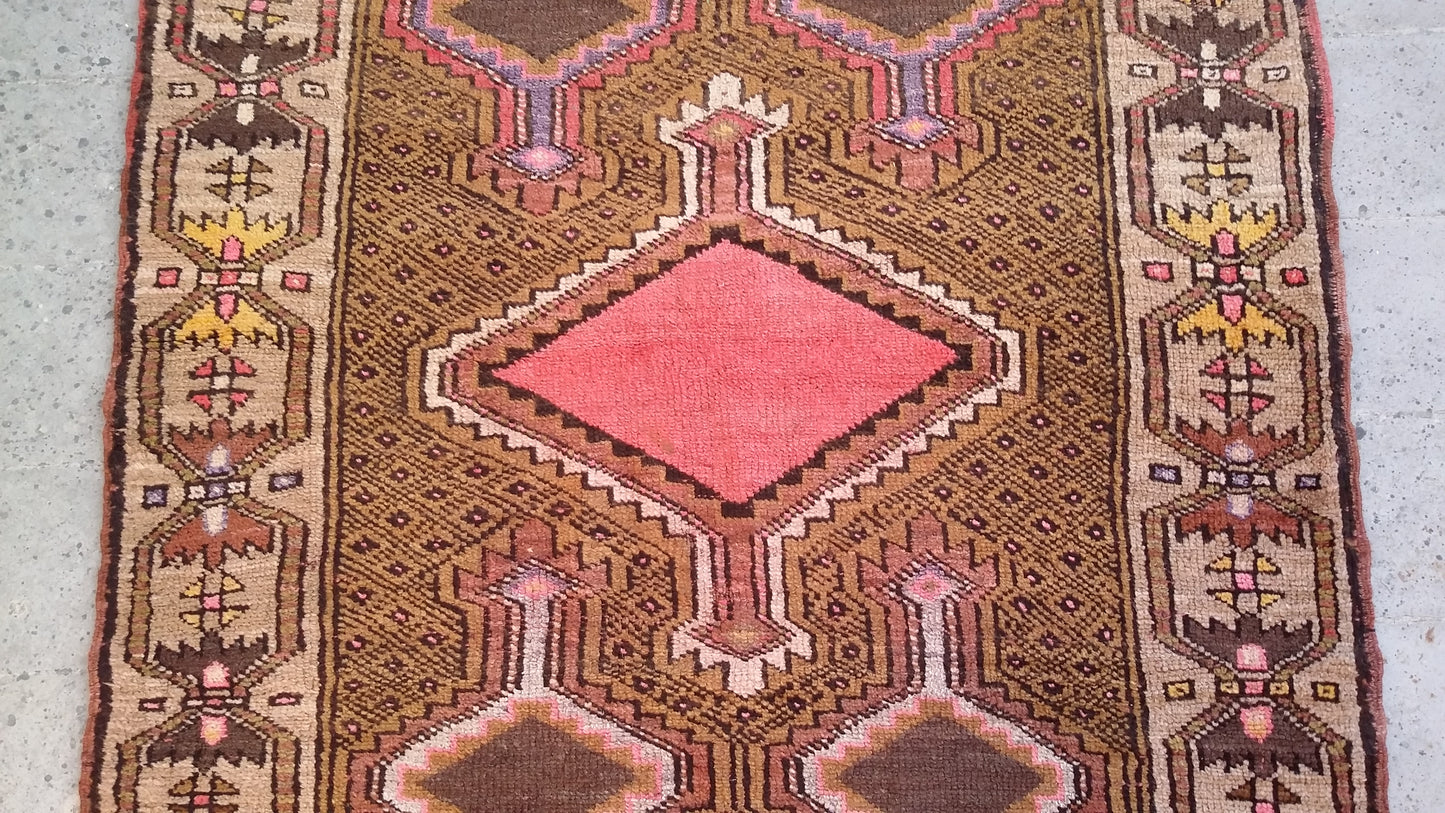Alfombra de pasillo tribal de Anatolia Oriental Kars Kagizman