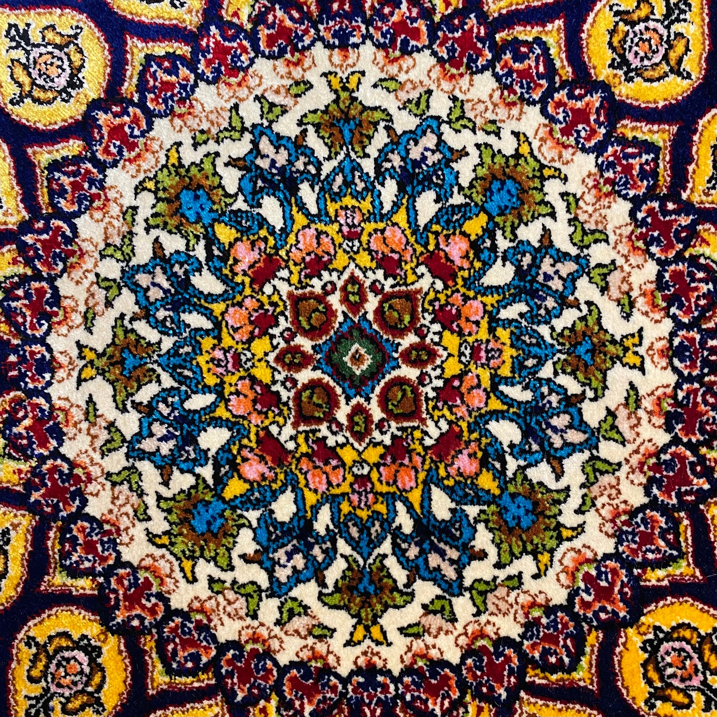 Best Quality Small Silk Carpet Rug