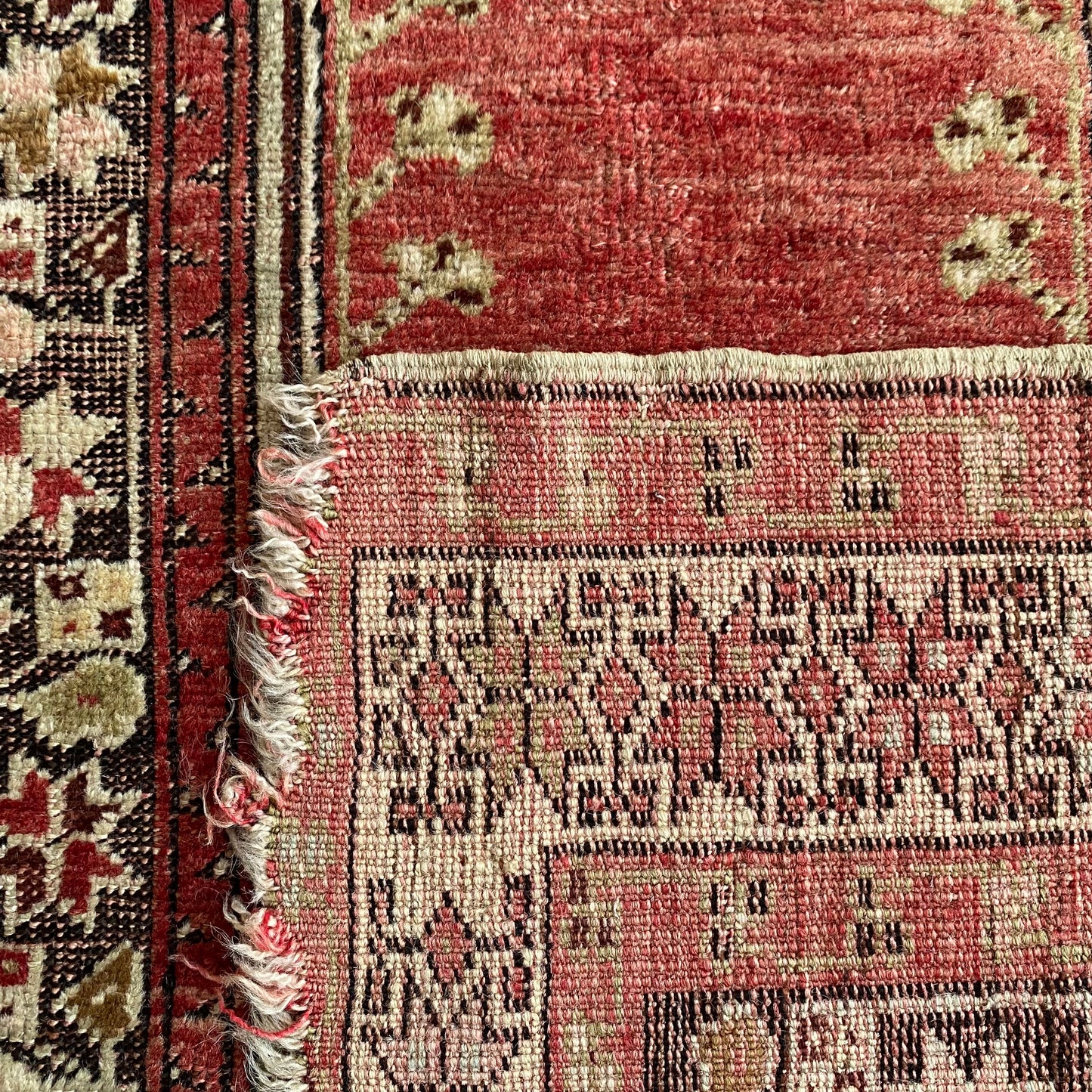 Kirsehir Mucur Mujur Prayer Rug