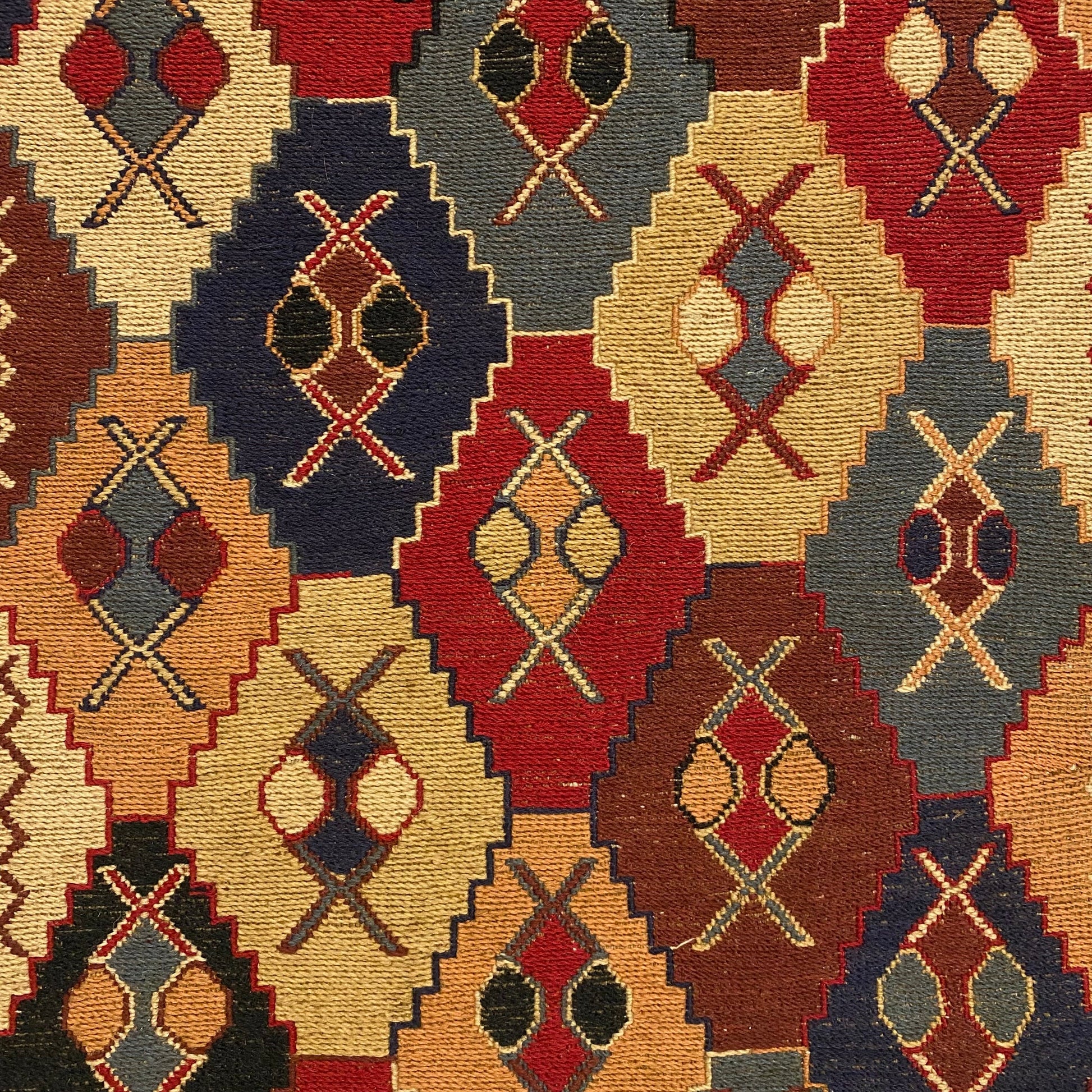 9' Ft Soumak Runner Rug with Geometric Design - Kilim Art Gallery