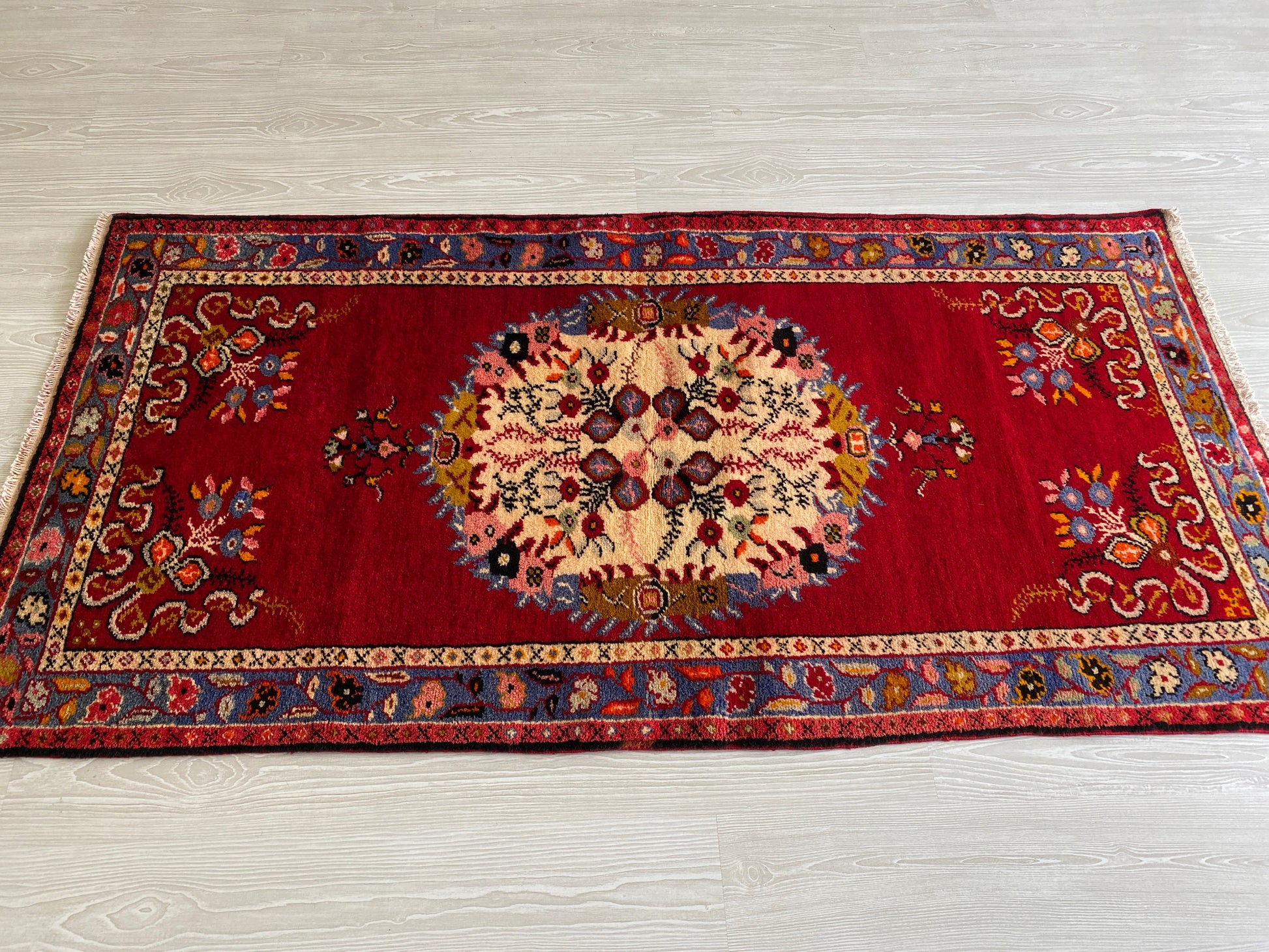 Best Quality Vintage Turkish Guney Carpet Rug - Güney Rug Carpet - Kilim Art Gallery