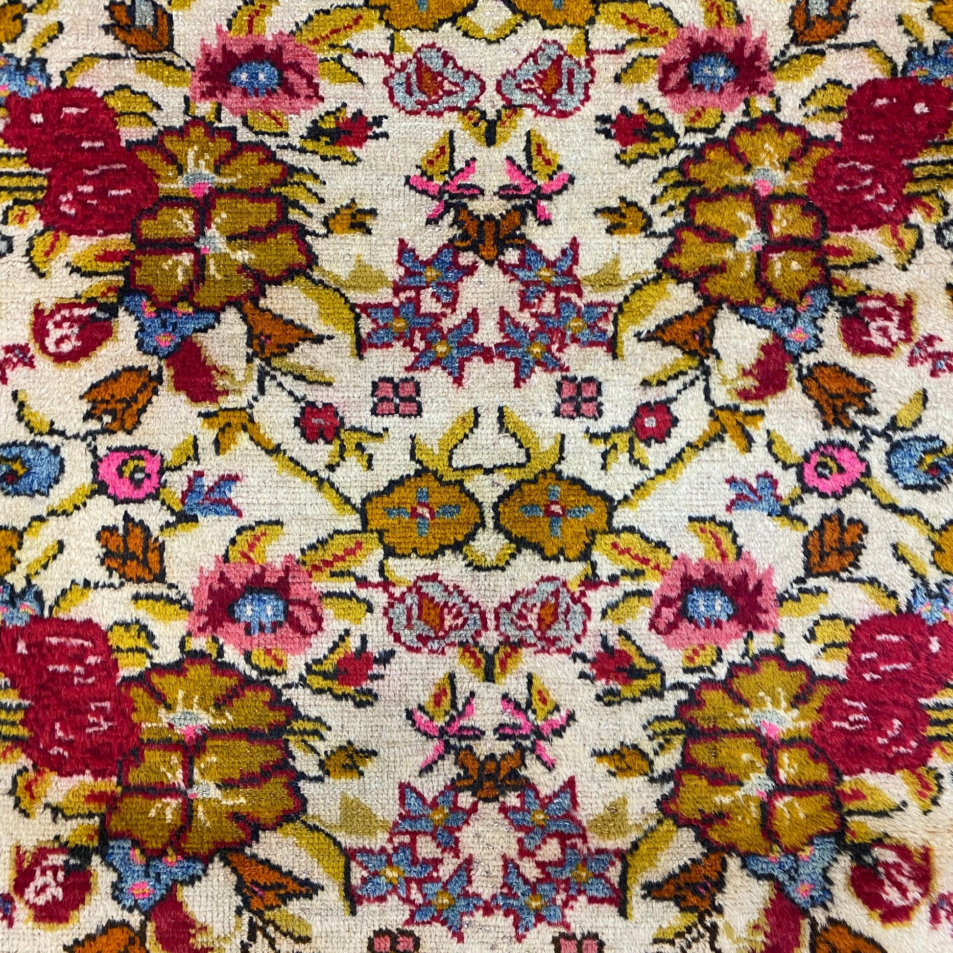 Decorative Floral Turkish Güney Rug - Kilim Art Gallery