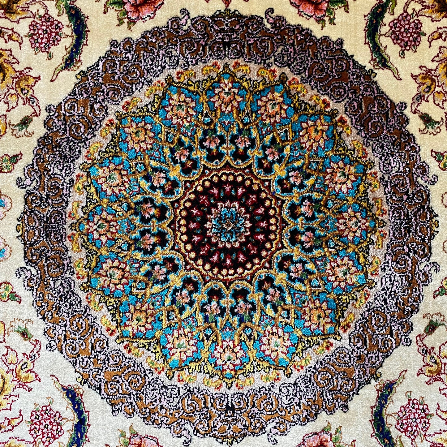 Decorative Modal Silk Rug Carpet - Kilim Art Gallery