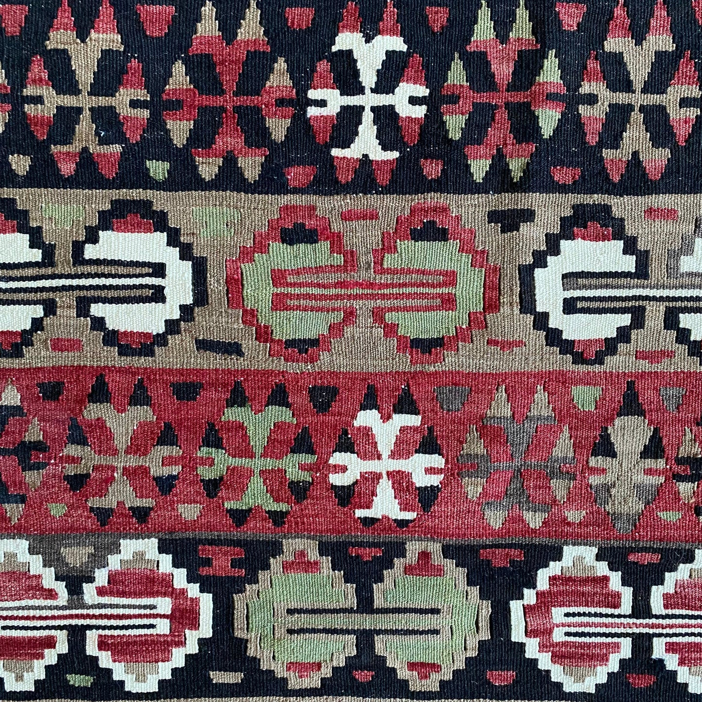 Gomurgen Kilim - Kilim Art Gallery