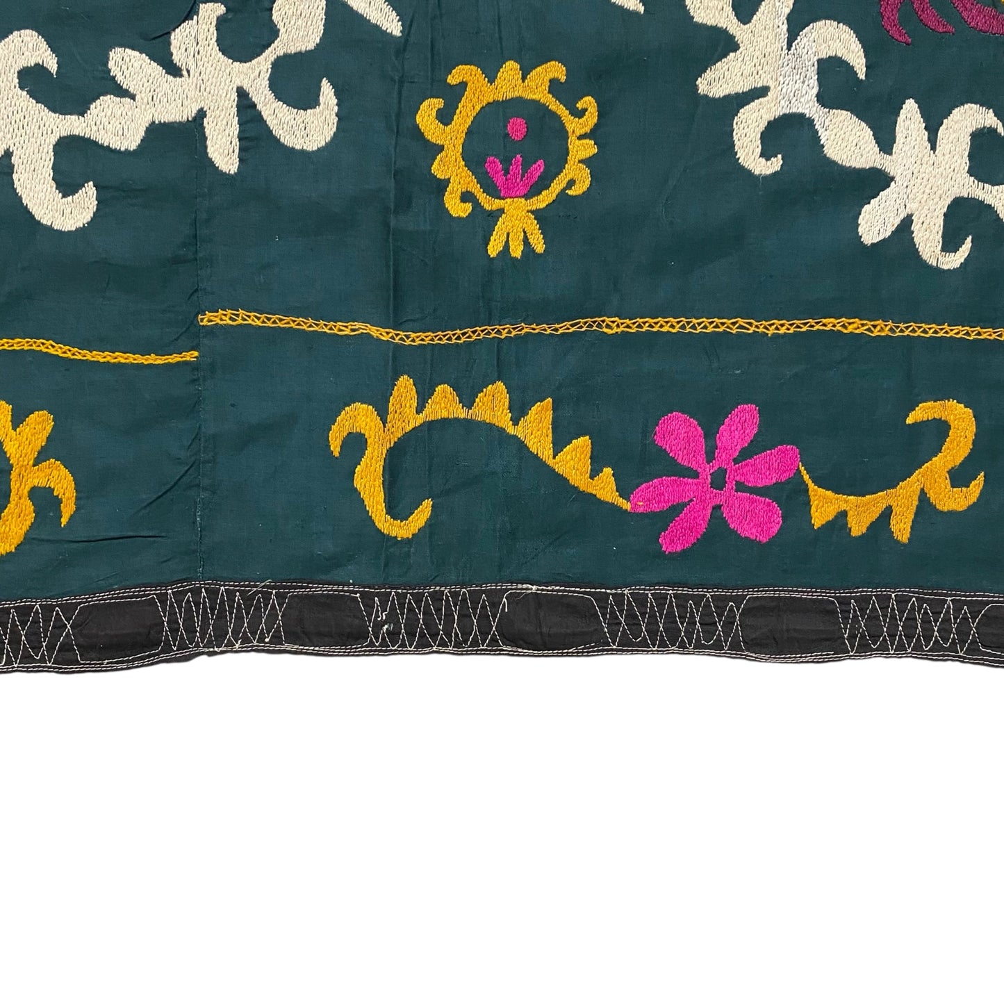 Green Kyrgyz Suzani Bedspread / Wall Hanging - Kilim Art Gallery