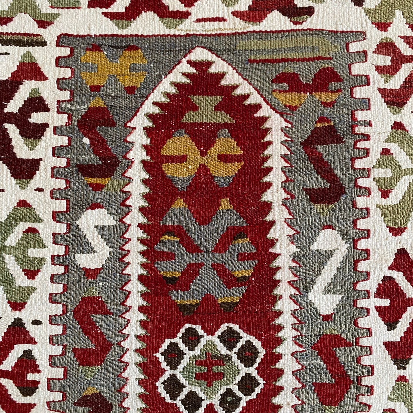 Kula Ghordes Prayer Kilim Rug - Kilim Art Gallery