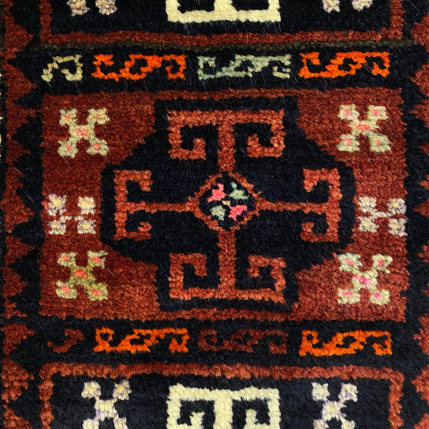 Kurdish Savak Yastik Rug - Kilim Art Gallery