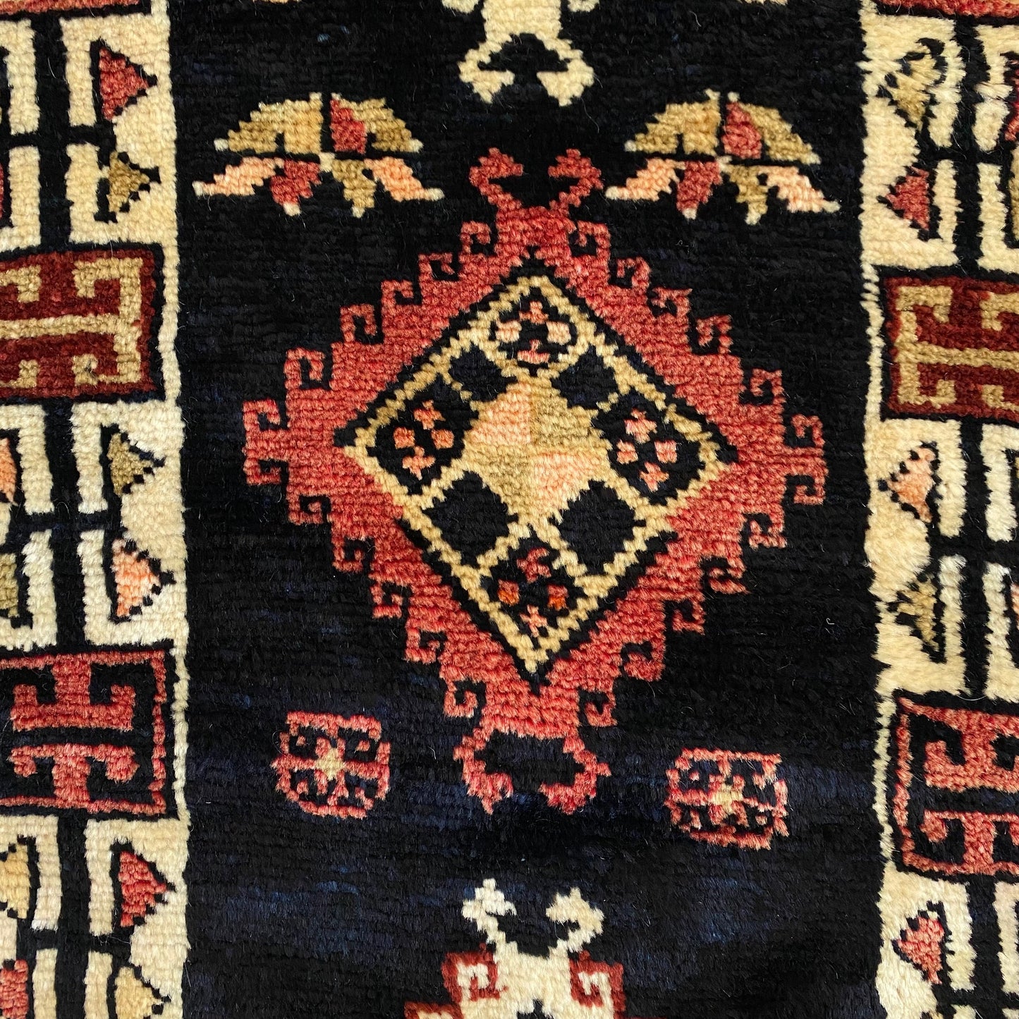 Savak Carpet Yastik Rug - Kilim Art Gallery