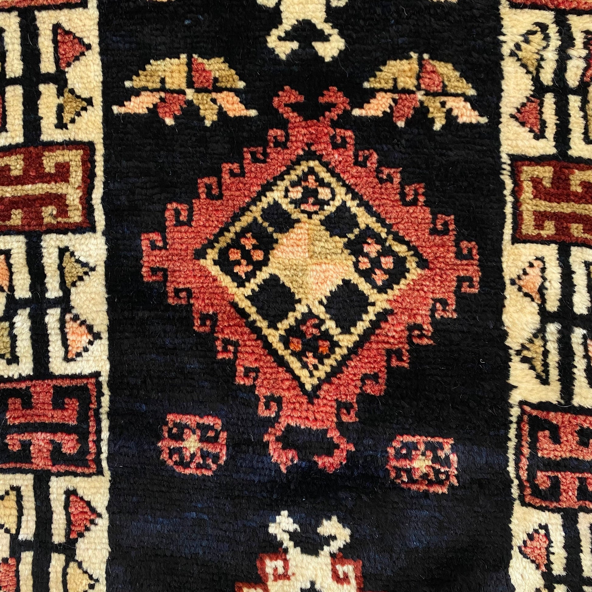 Savak Carpet Yastik Rug - Kilim Art Gallery