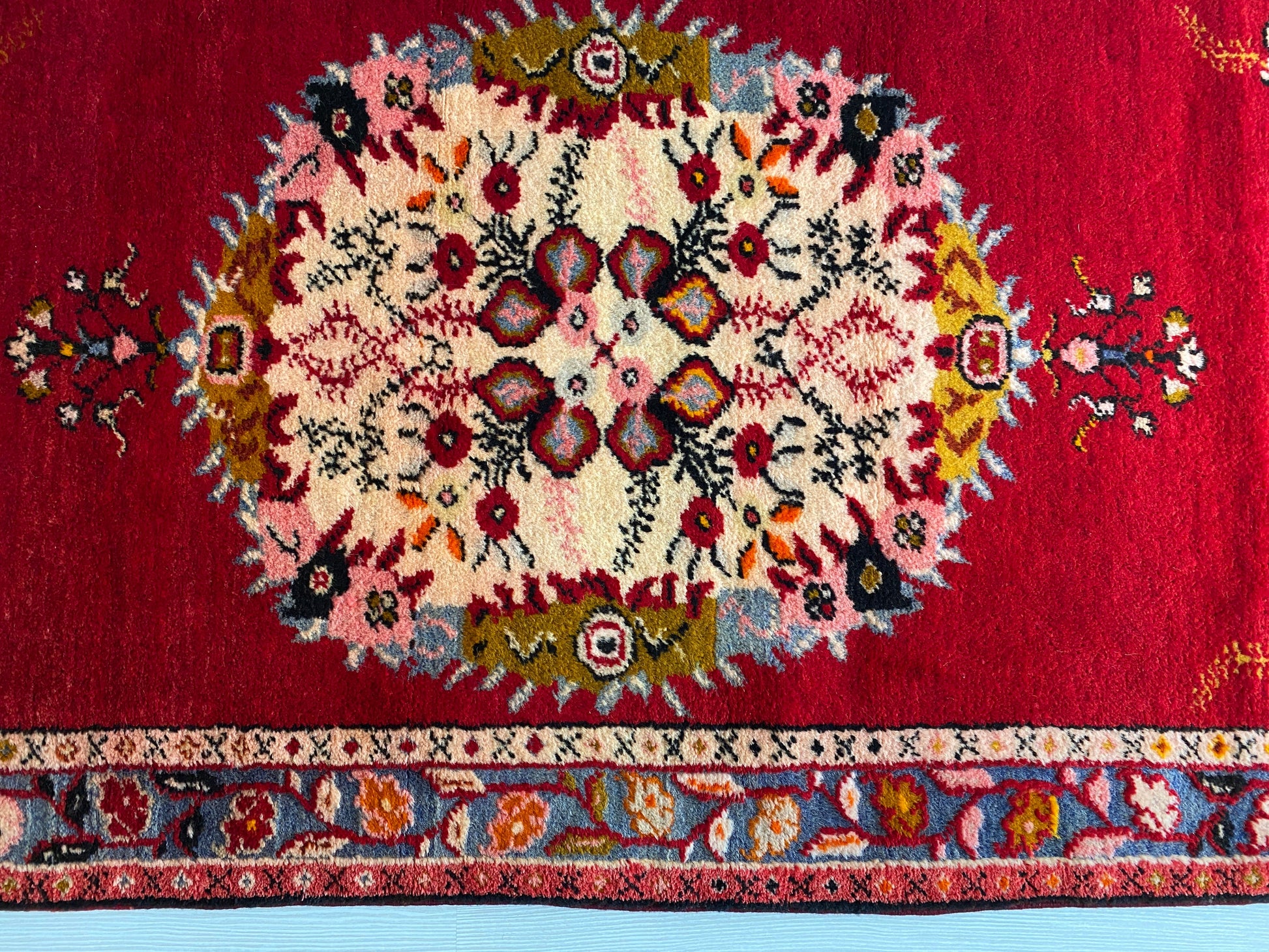Turkish Guney Rug - Güney Carpet オールド絨毯ギュネイ - Kilim Art Gallery