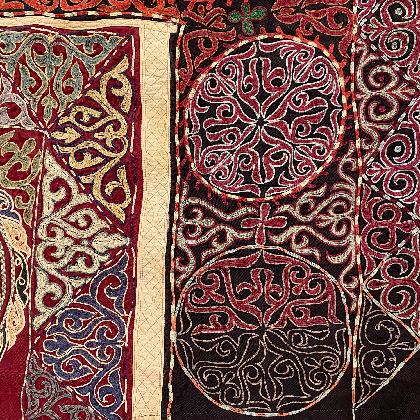 Tush Kyiz Suzani - Kilim Art Gallery