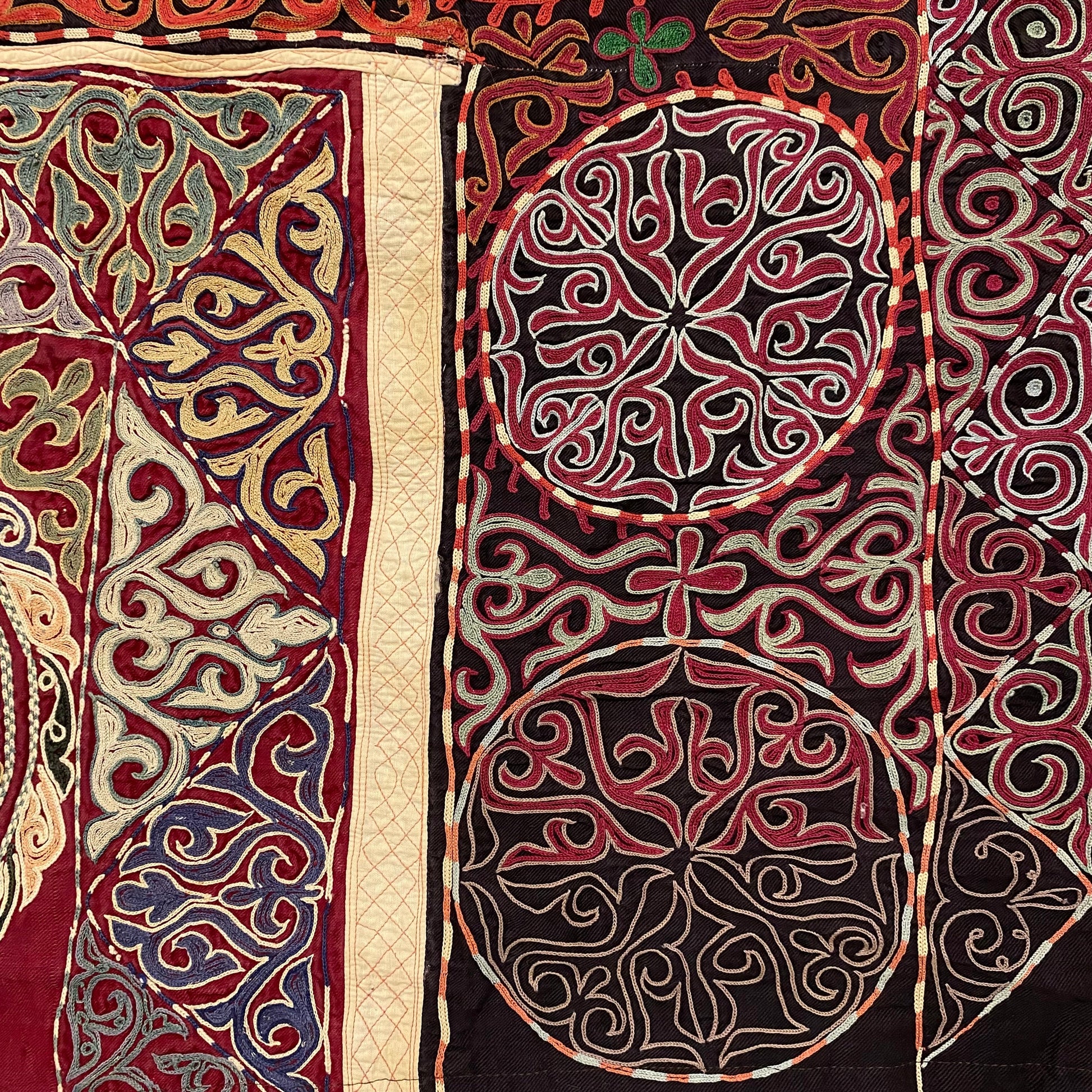 Tush Kyiz Suzani - Kilim Art Gallery