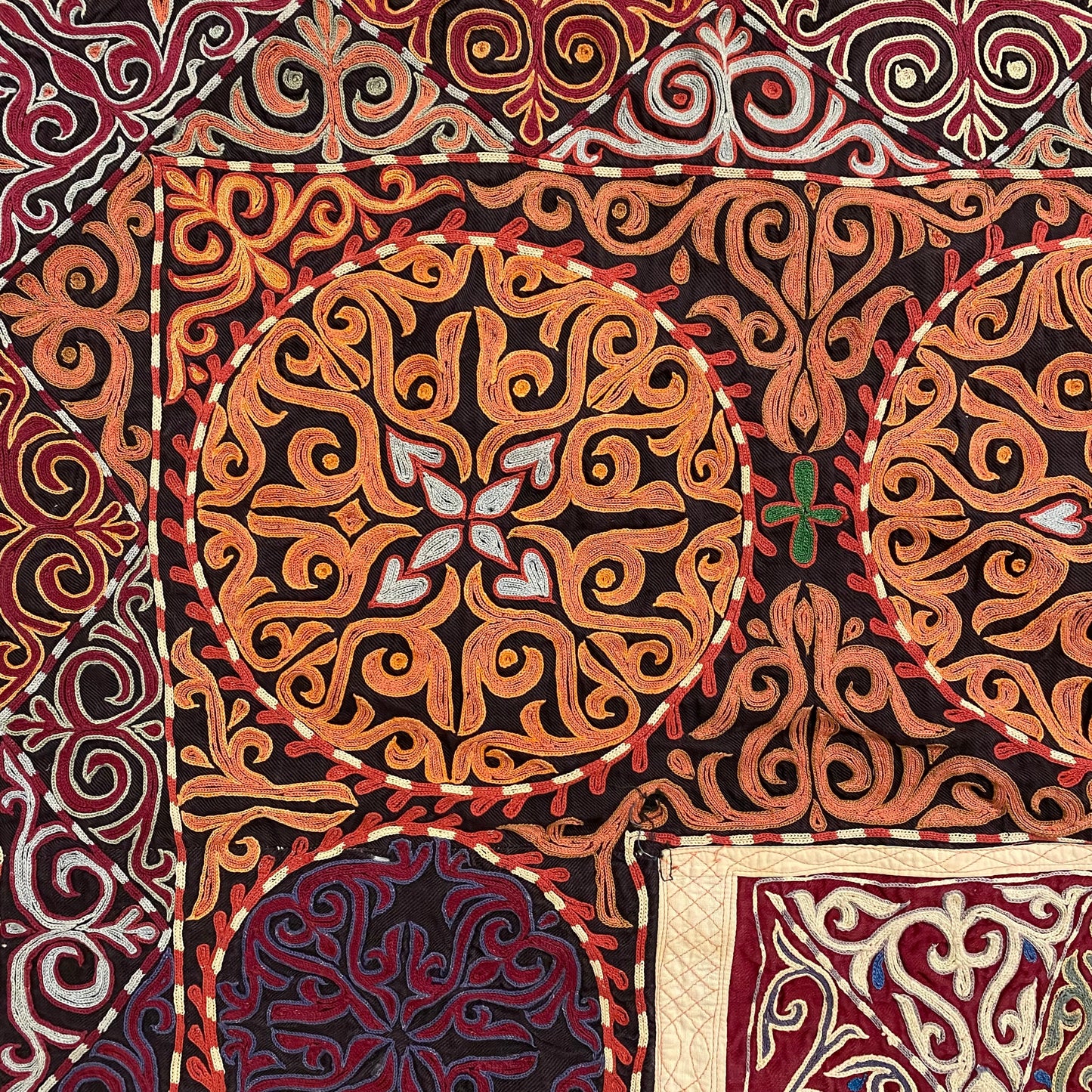 Tush Kyiz Suzani - Kilim Art Gallery
