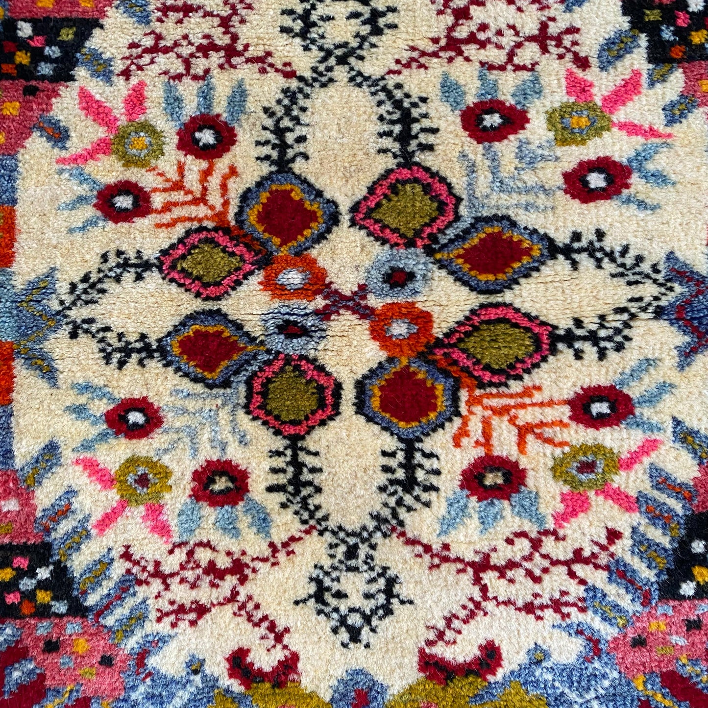 Vintage Bohemian Turkish Güney Rug Carpet - Kilim Art Gallery