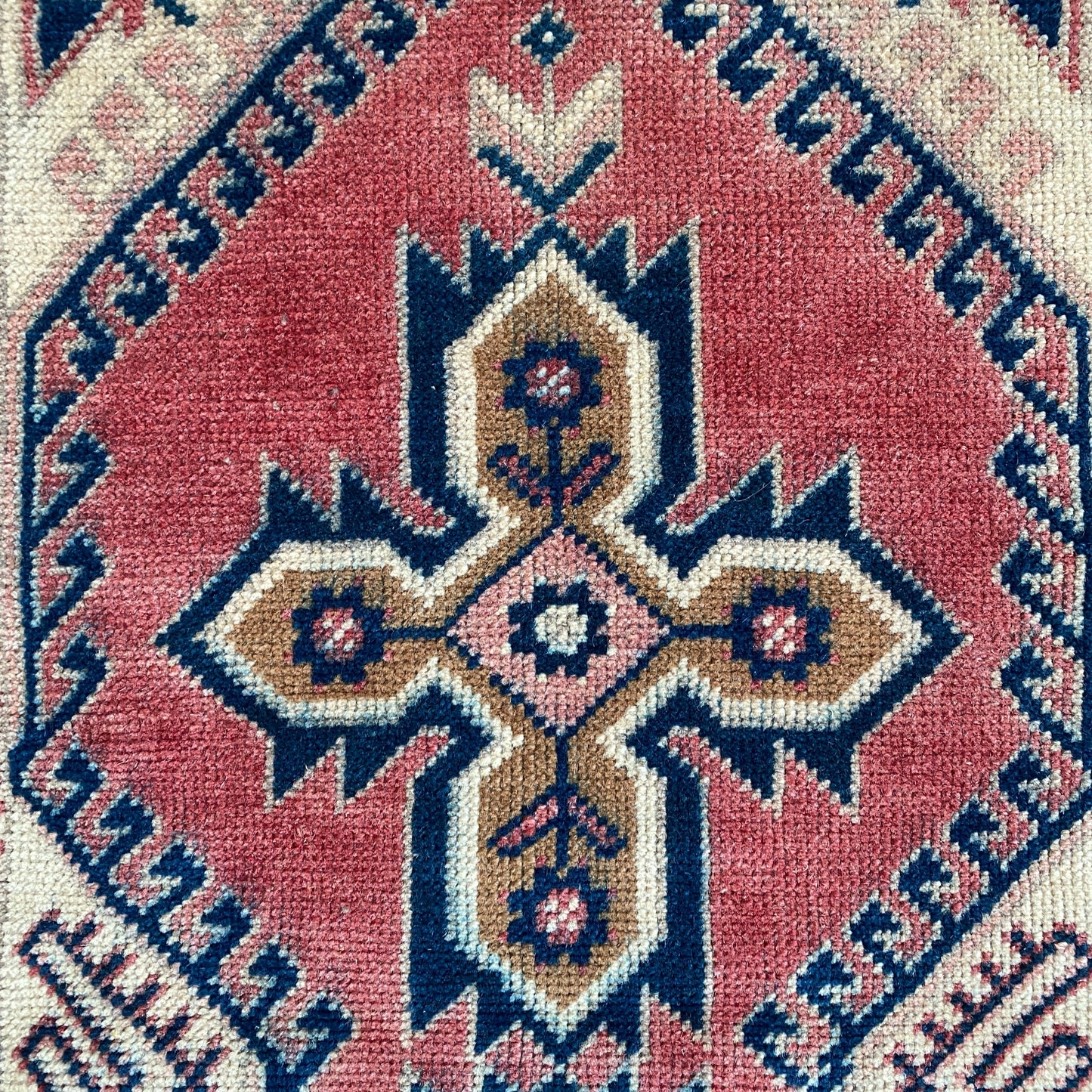 Vintage Turkish Dosemealti Rug - Kilim Art Gallery