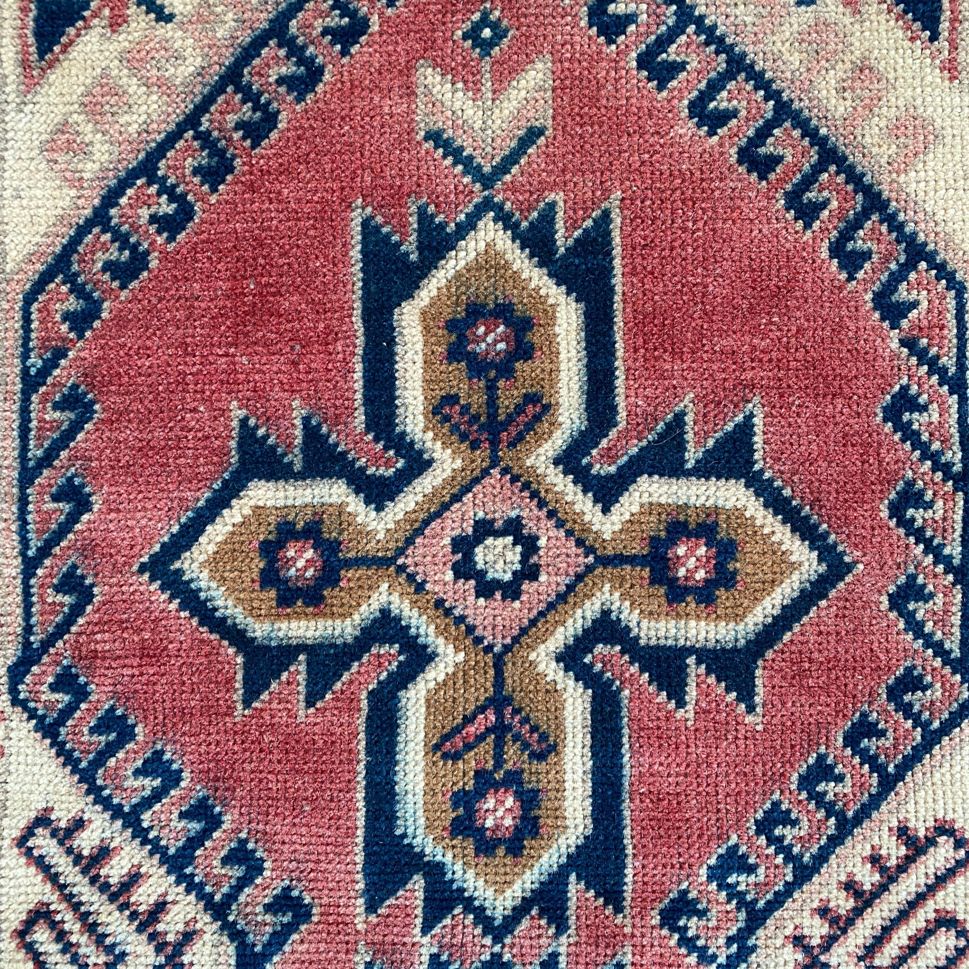 Vintage Turkish Dosemealti Rug - Kilim Art Gallery