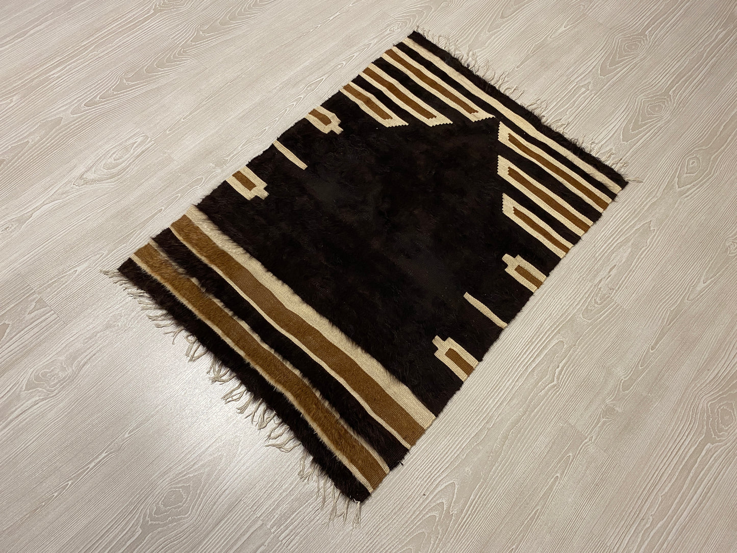 Black Siirt Blanket Kilim シルト・バッタニエ   シイルトブランケット