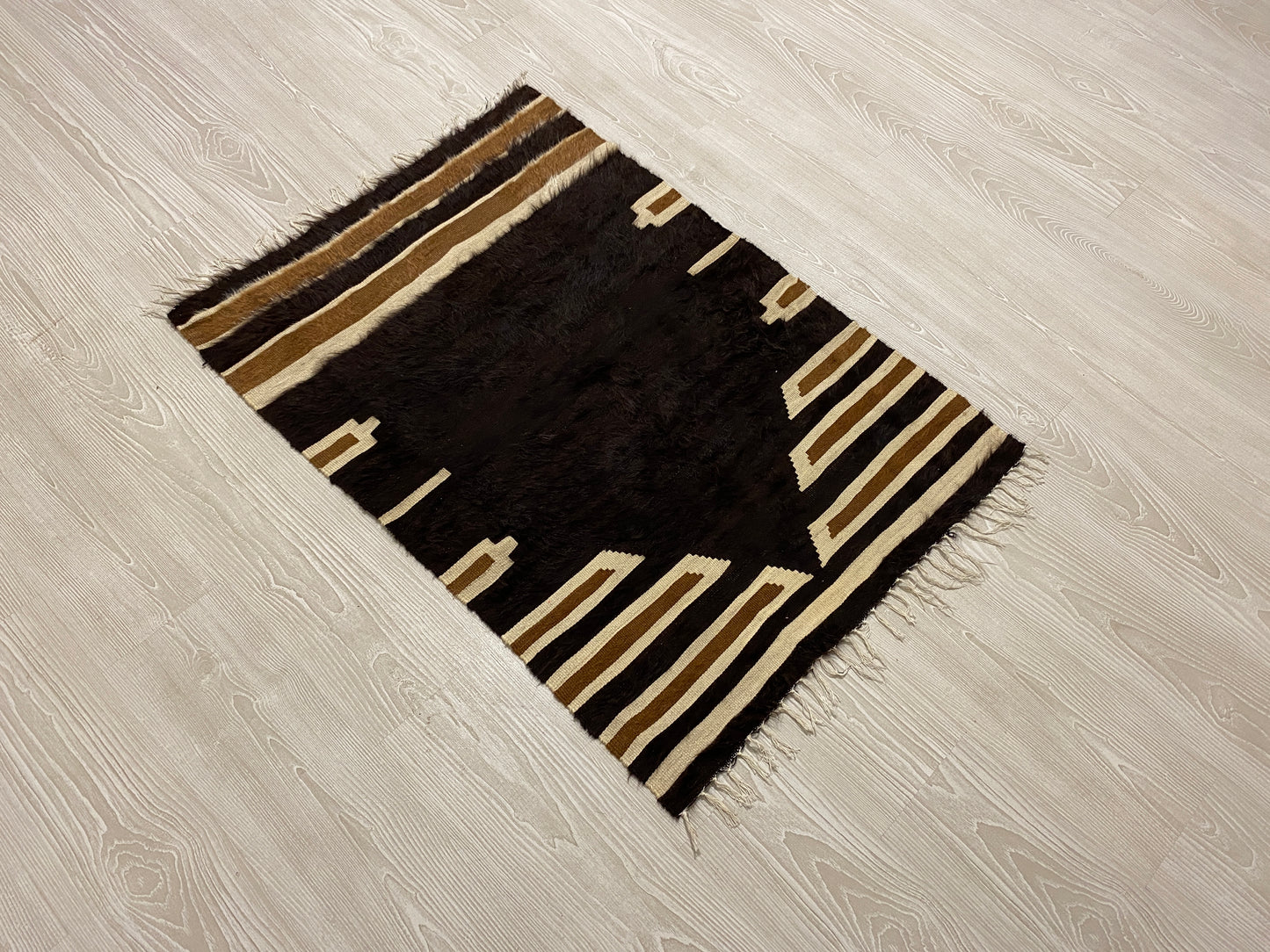 Black Siirt Blanket Kilim シルト・バッタニエ   シイルトブランケット