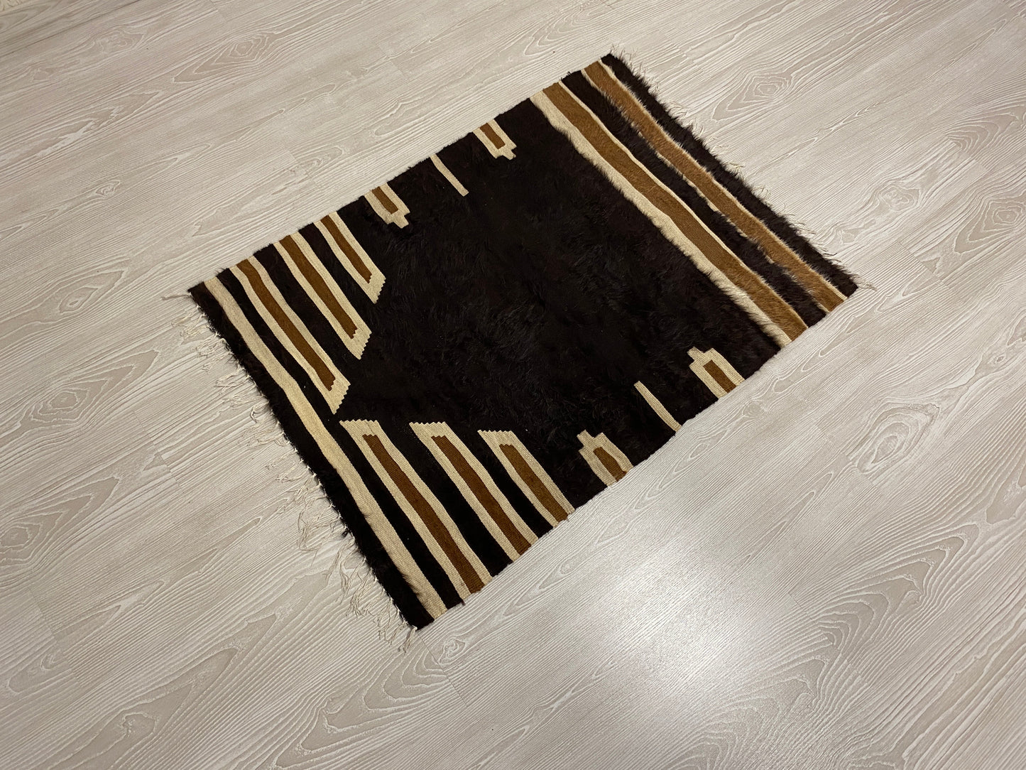 Black Siirt Blanket Kilim シルト・バッタニエ シイルトブランケット - Kilim Art Gallery
