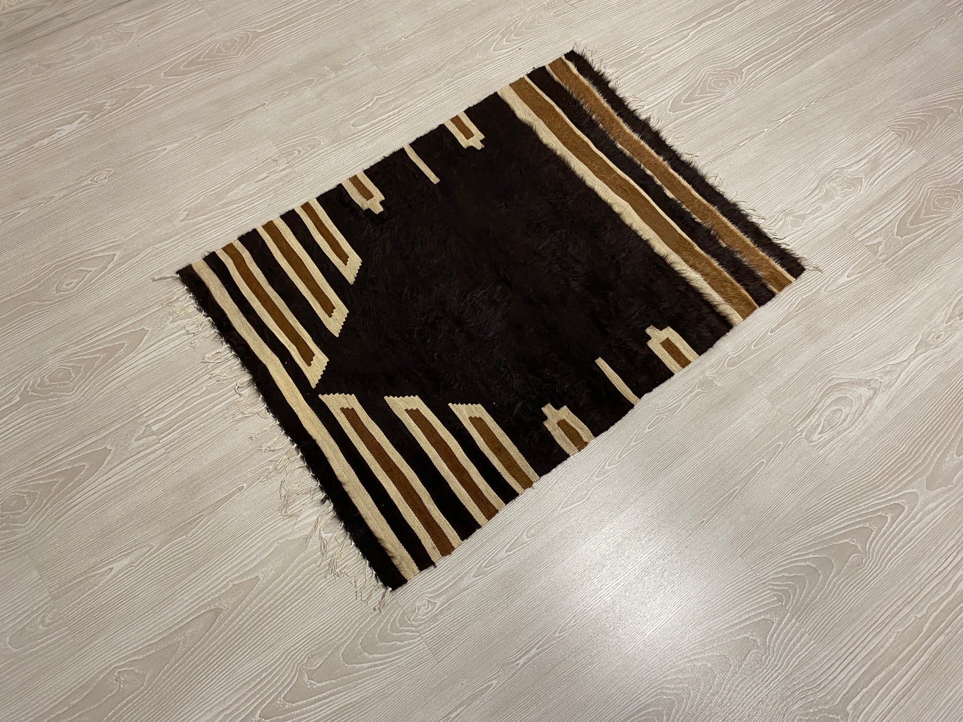 Black Siirt Blanket Kilim シルト・バッタニエ シイルトブランケット - Kilim Art Gallery
