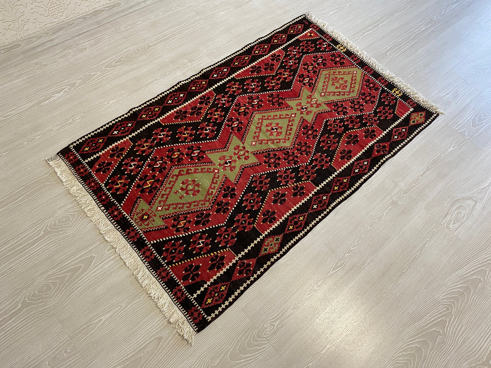 Collectable Malatya Sinanli Kilim - Kilim Art Gallery