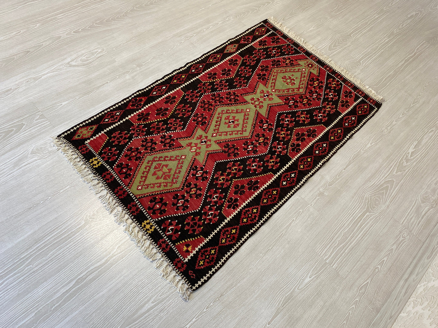 Collectable Malatya Sinanli Kilim - Kilim Art Gallery