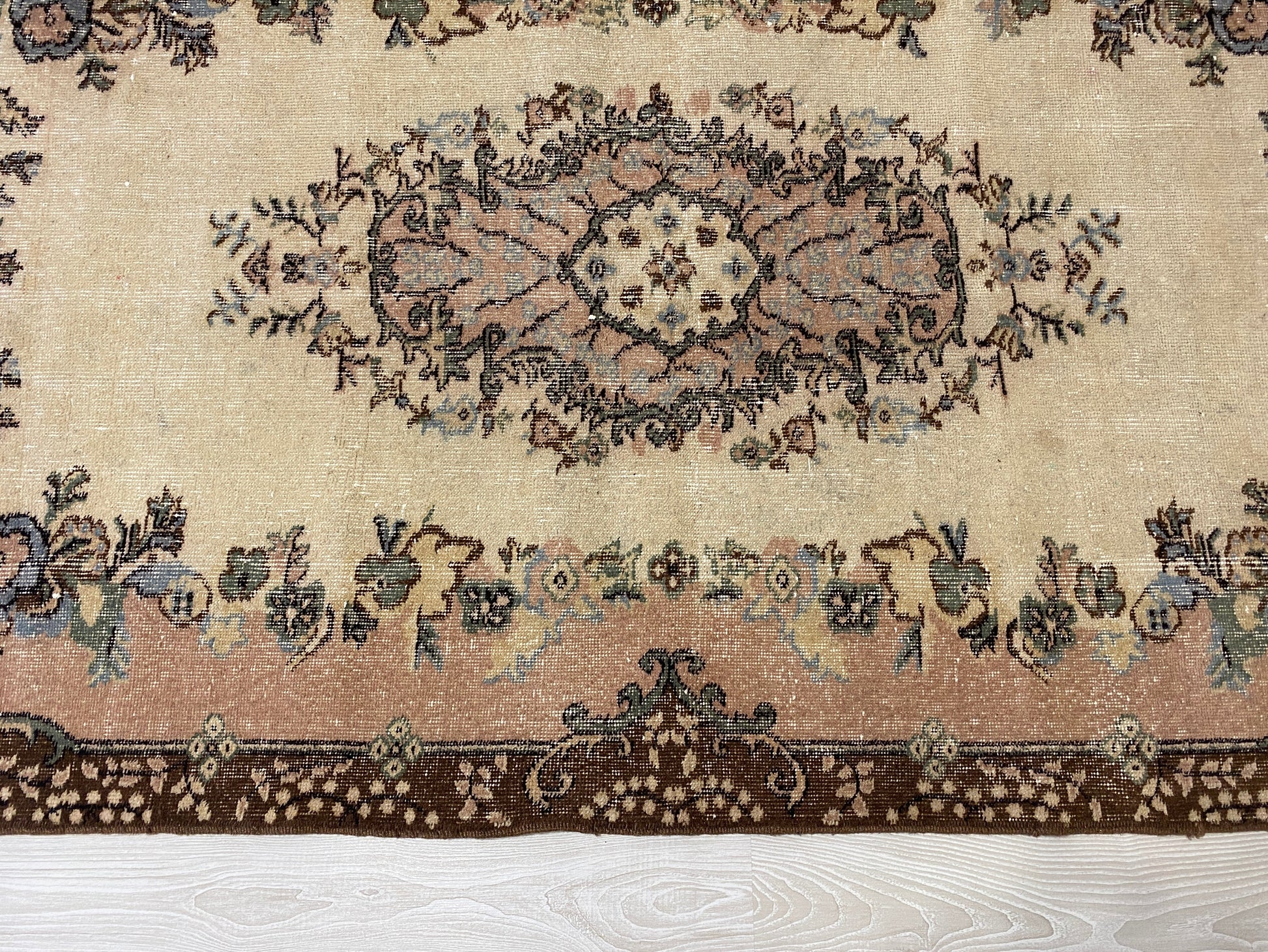 Decorative Vintage Turkish Oushak Rug - Kilim Art Gallery