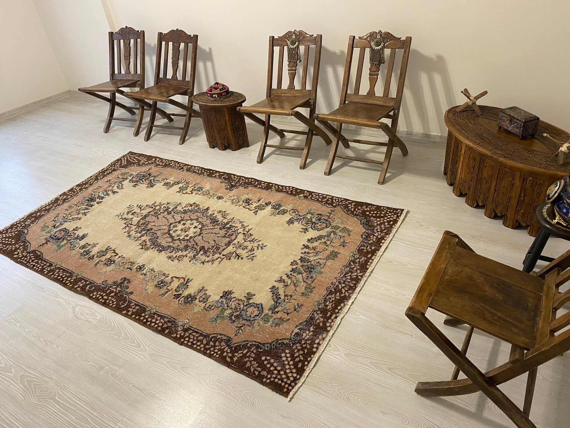 Decorative Vintage Turkish Oushak Rug - Kilim Art Gallery