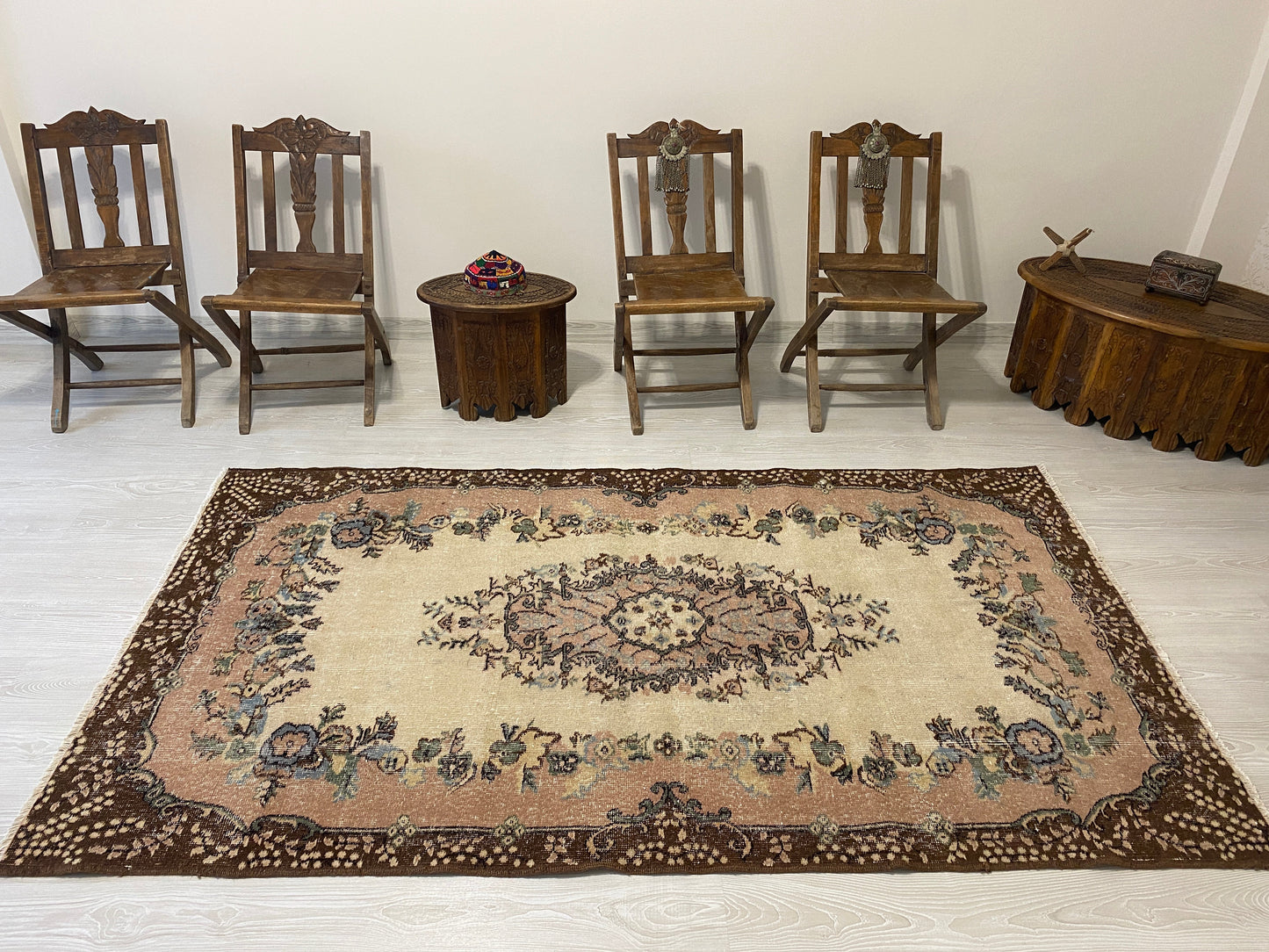 Decorative Vintage Turkish Oushak Rug - Kilim Art Gallery