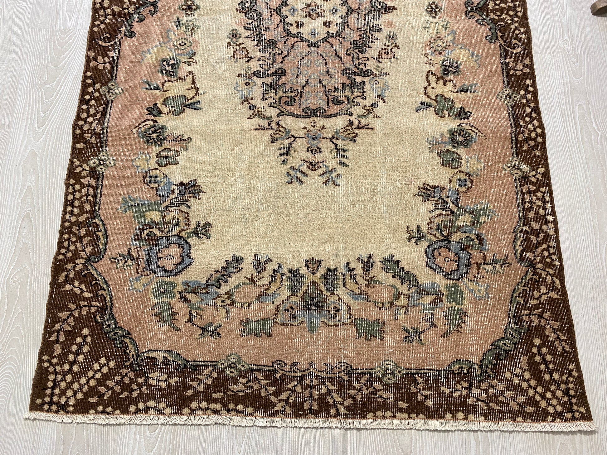 Decorative Vintage Turkish Oushak Rug - Kilim Art Gallery