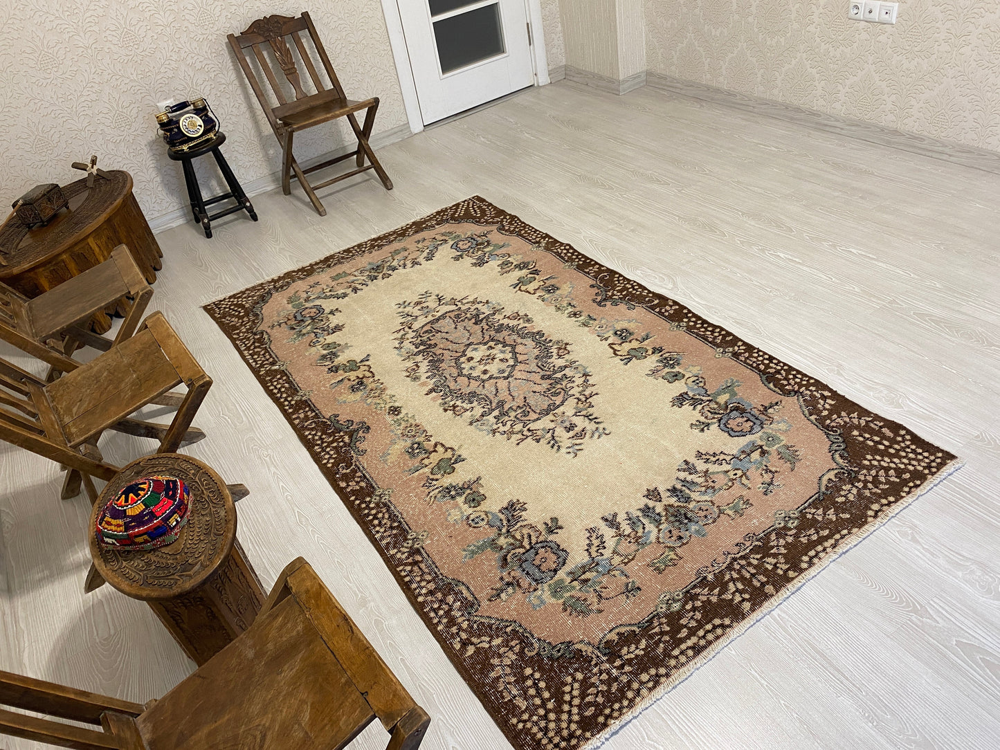 Decorative Vintage Turkish Oushak Rug - Kilim Art Gallery