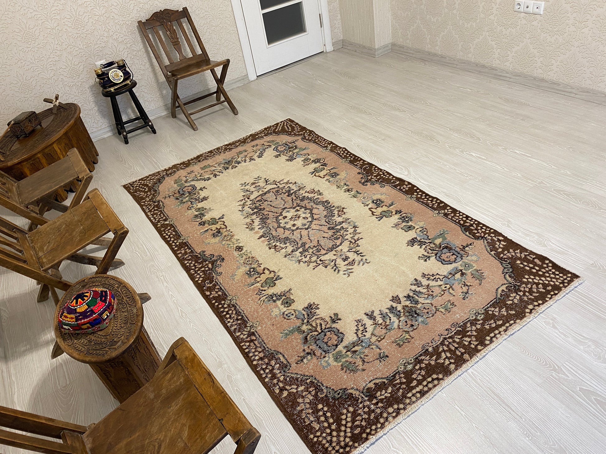 Decorative Vintage Turkish Oushak Rug - Kilim Art Gallery
