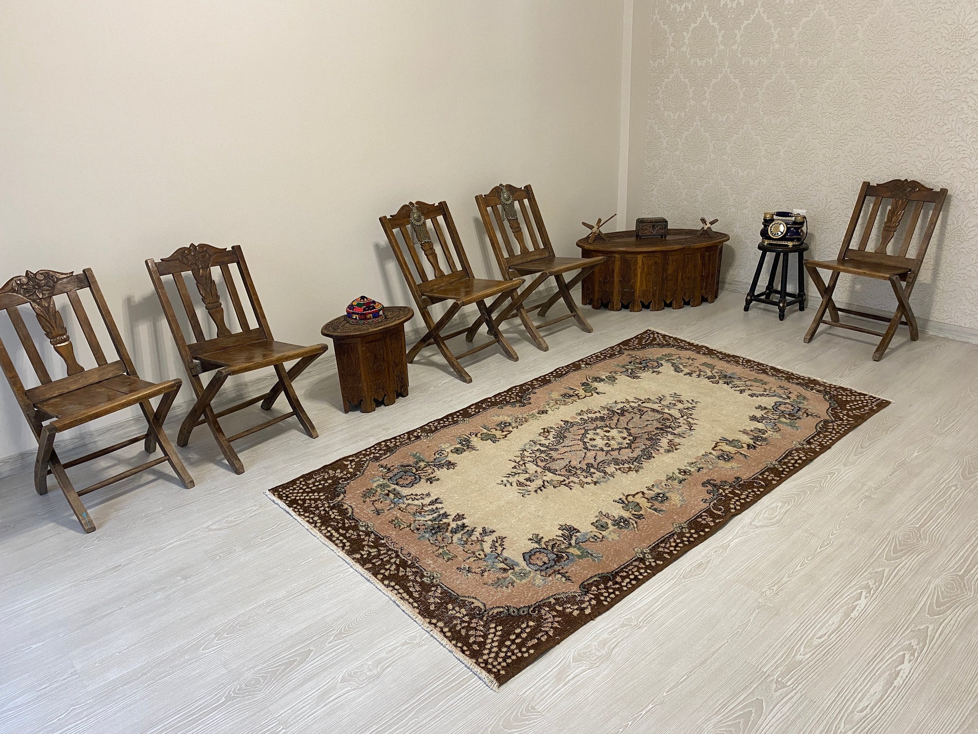 Decorative Vintage Turkish Oushak Rug - Kilim Art Gallery