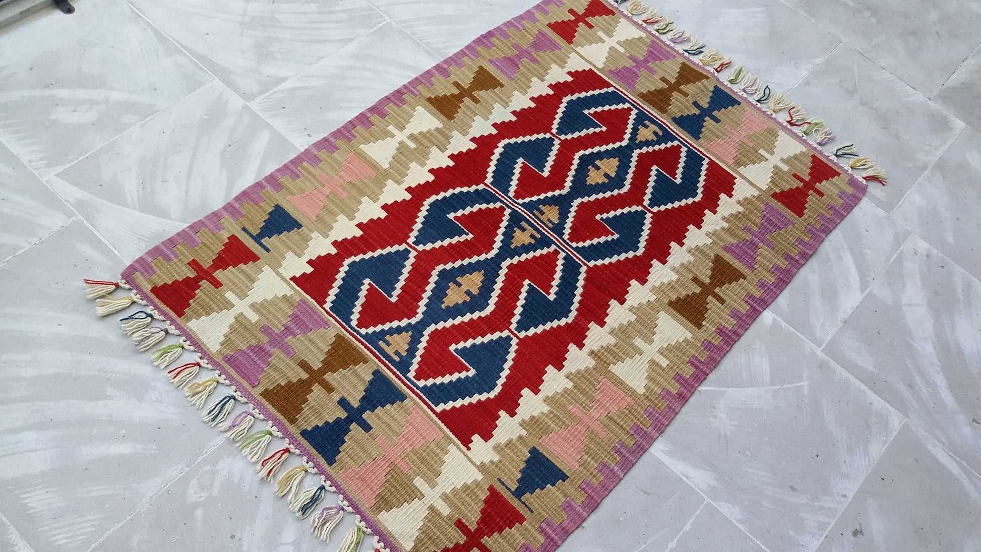 Hands on Hips Design Turkish Kayseri Kilim - Kilim Art Gallery