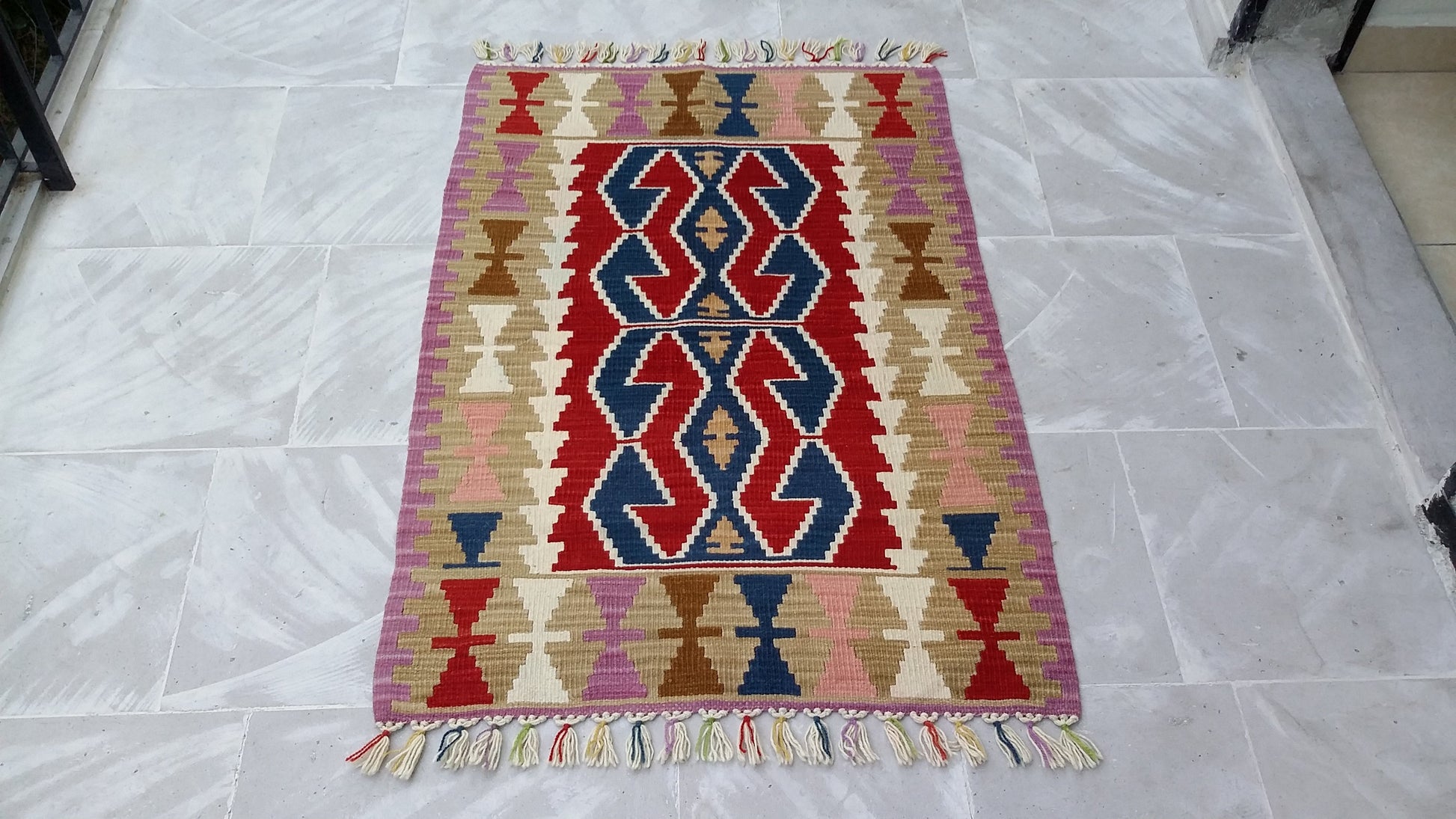Hands on Hips Design Turkish Kayseri Kilim - Kilim Art Gallery