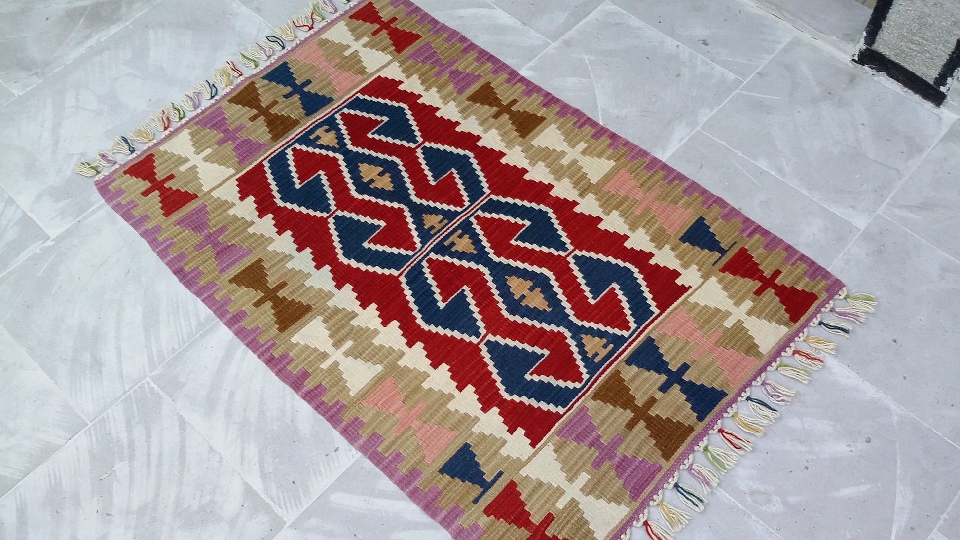 Hands on Hips Design Turkish Kayseri Kilim - Kilim Art Gallery