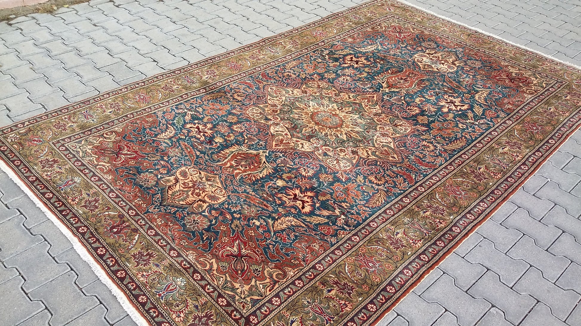 Kayseri Area Rug for Dining Room - Living Room - Kilim Art Gallery