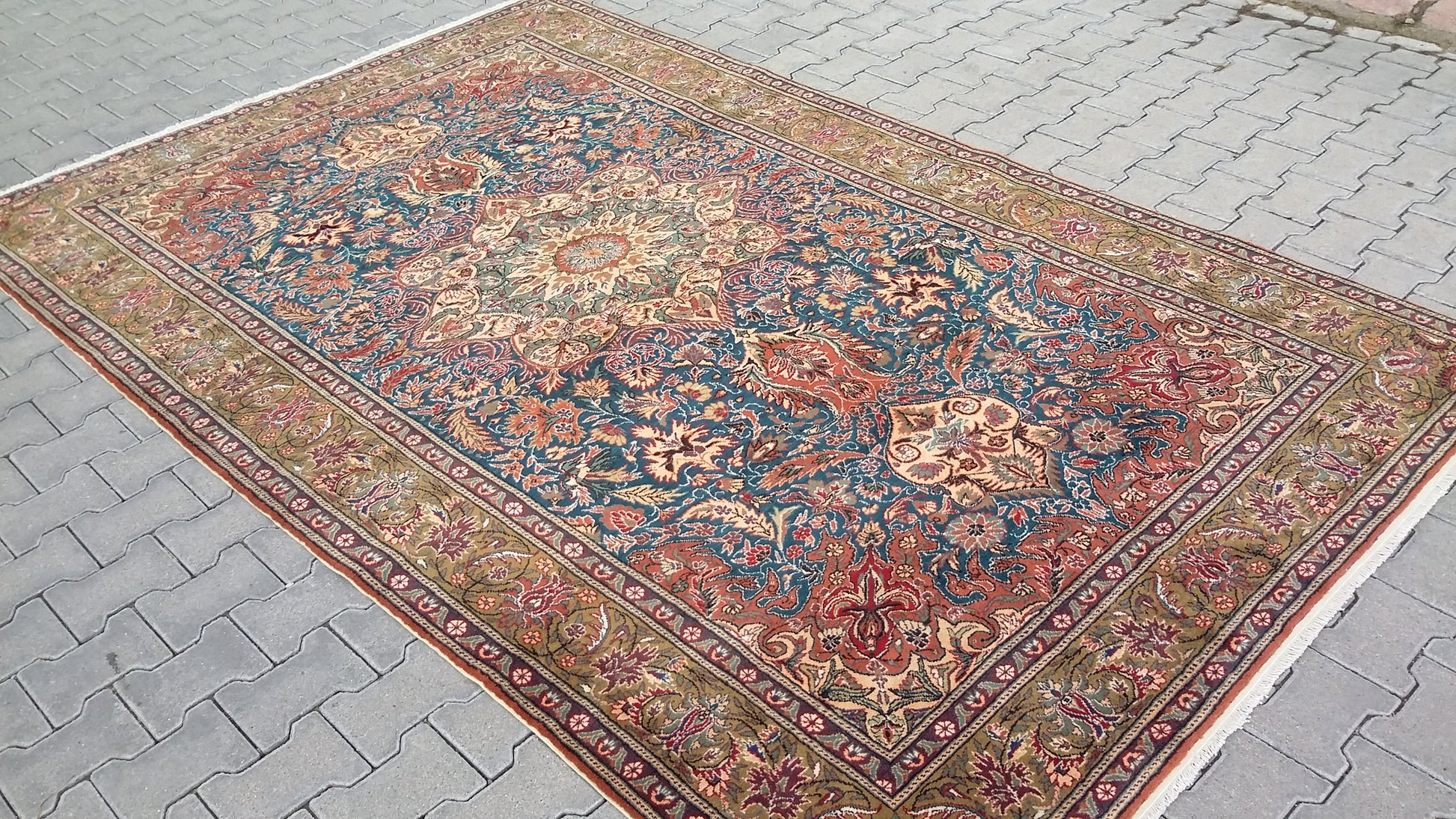 Kayseri Area Rug for Dining Room - Living Room - Kilim Art Gallery