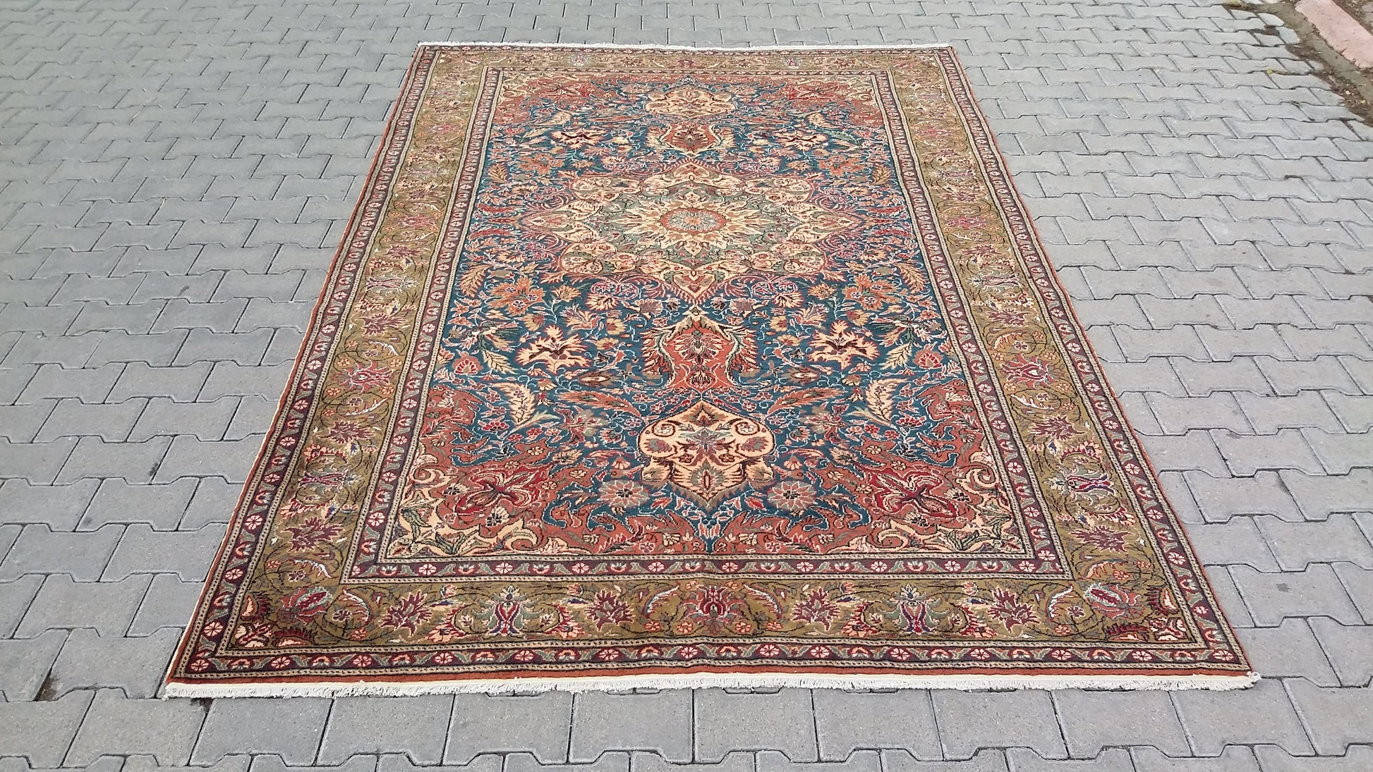 Kayseri Area Rug for Dining Room - Living Room - Kilim Art Gallery