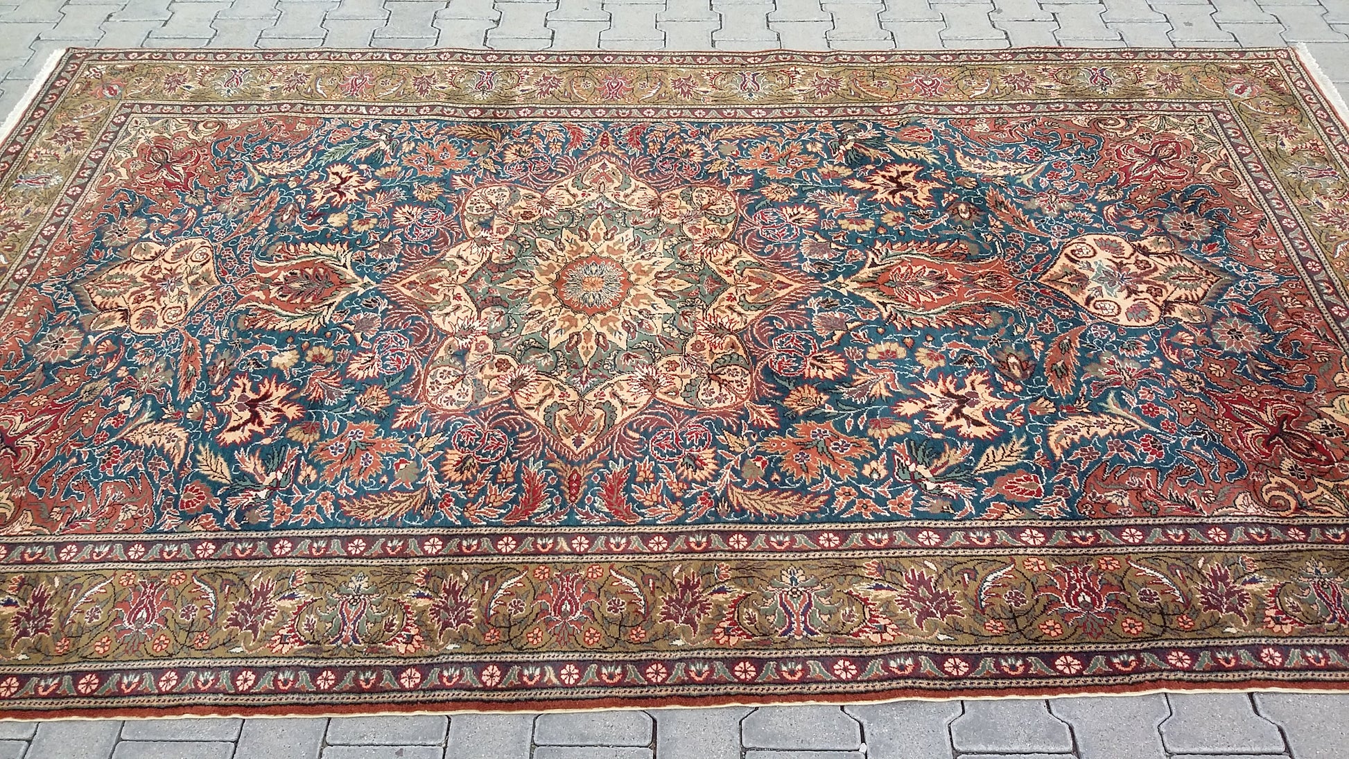 Kayseri Area Rug for Dining Room - Living Room - Kilim Art Gallery