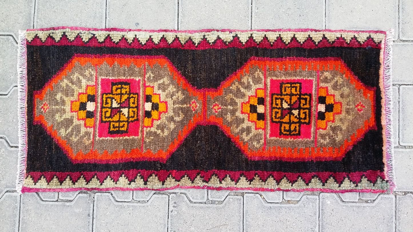 Narrow Short Runner Rug Carpet - Kilim Art Gallery