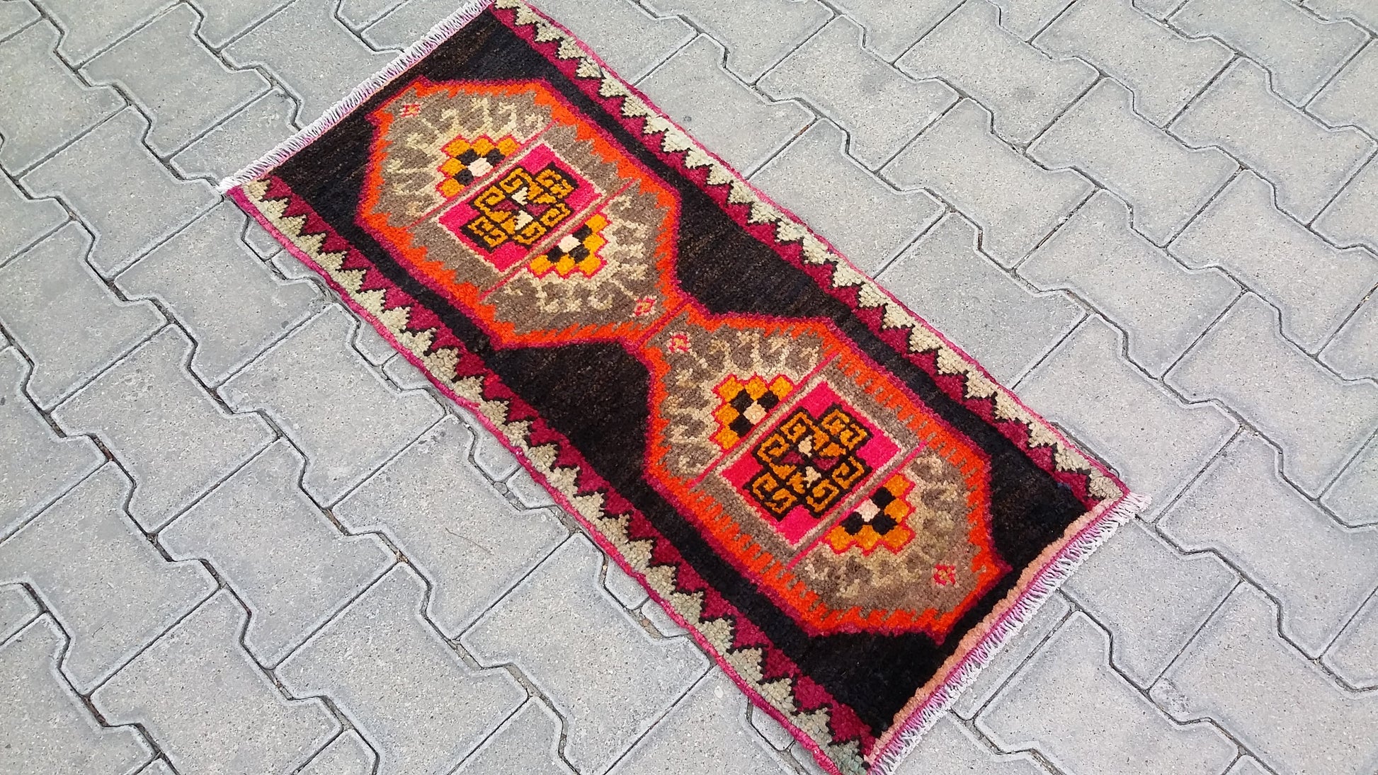 Narrow Short Runner Rug Carpet - Kilim Art Gallery