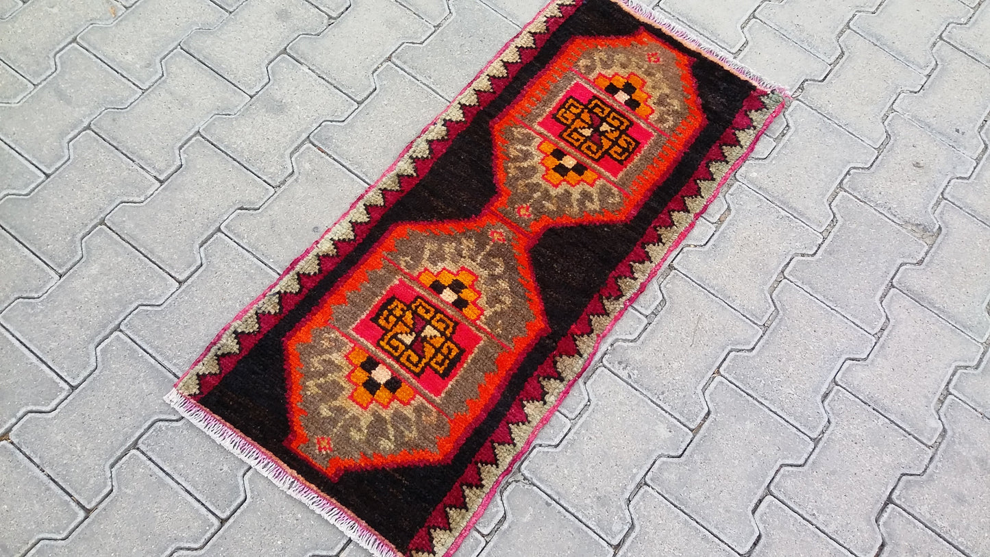 Narrow Short Runner Rug Carpet - Kilim Art Gallery