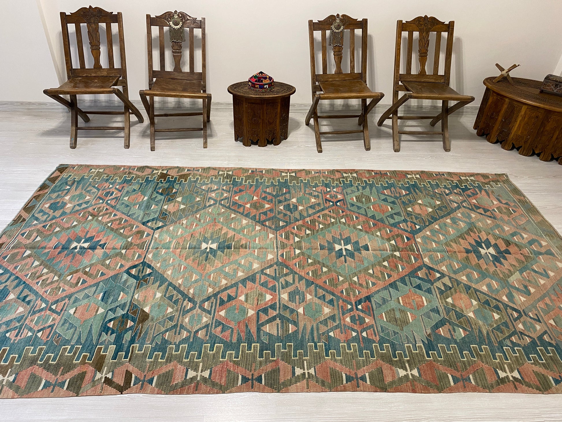 Oushak Esme Area Kilim Rug - Kilim Art Gallery