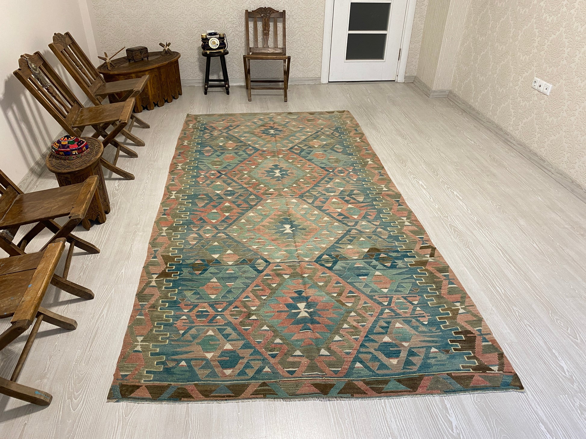 Oushak Esme Area Kilim Rug - Kilim Art Gallery