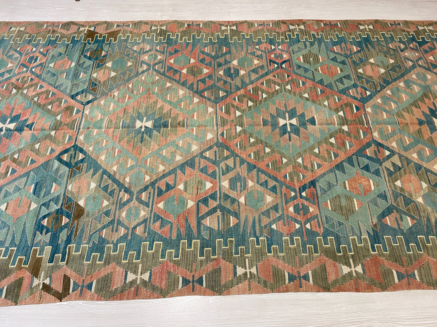 Oushak Esme Area Kilim Rug - Kilim Art Gallery